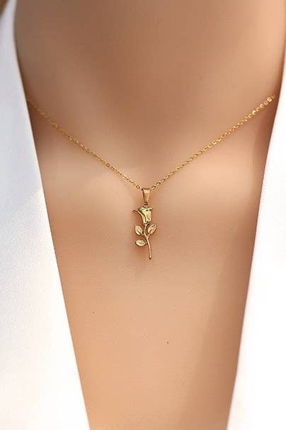 ROSE NECKLACE