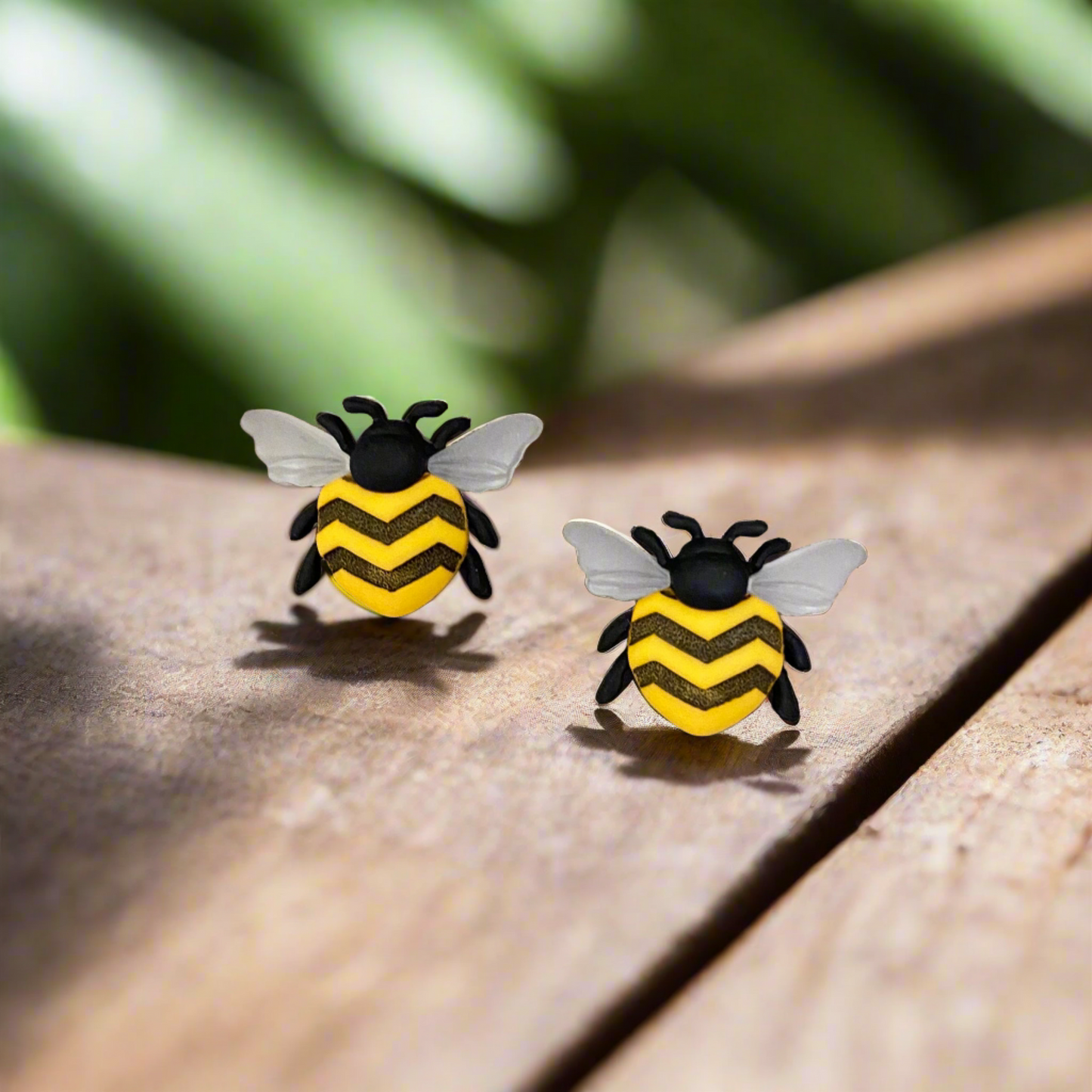 BEE HAPPY Post EarringsPink tiful of LOVE