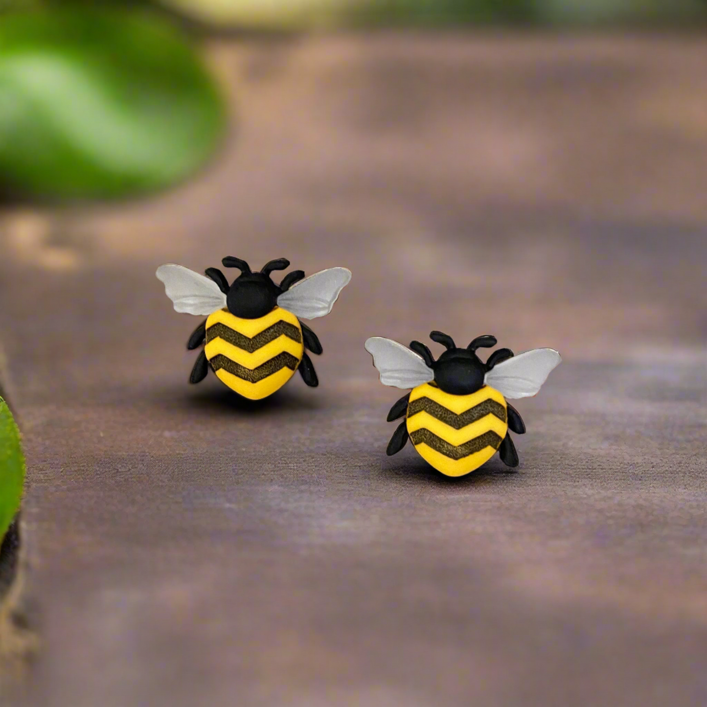BEE HAPPY Post EarringsPink tiful of LOVE
