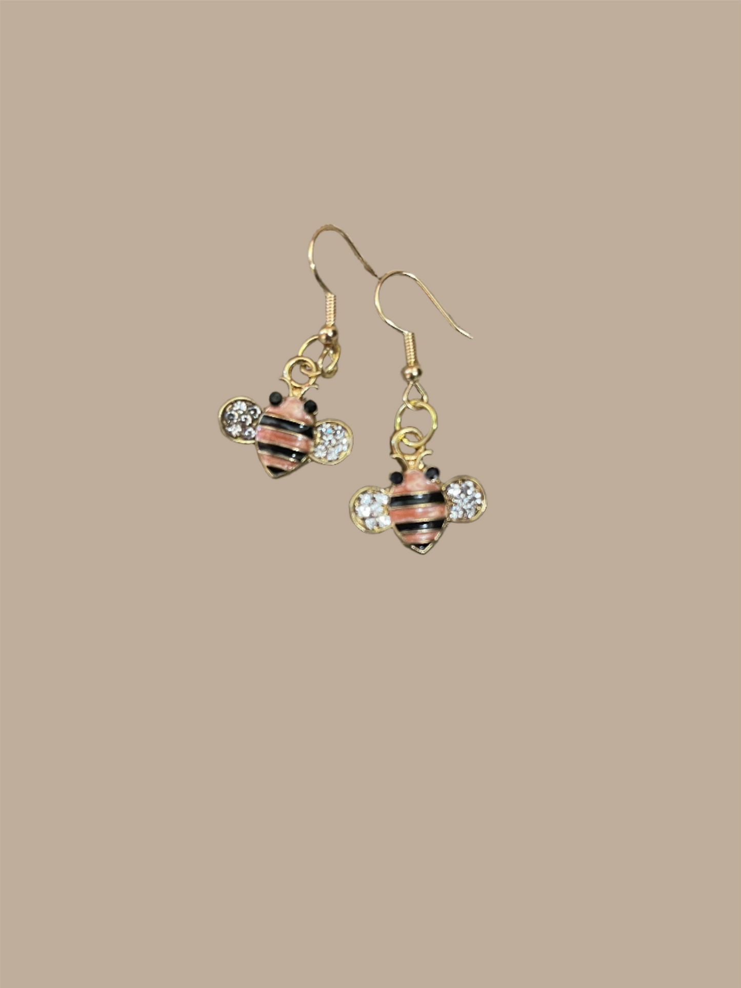 BUMBLE BEE charm wire earringsPink tiful of LOVE