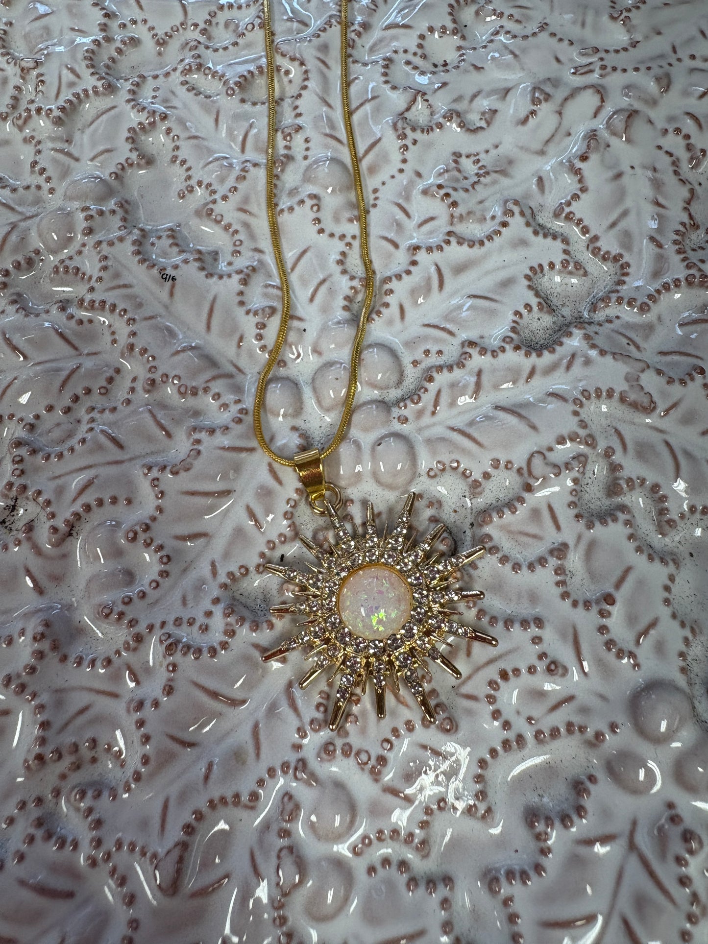 Rhinestone Starburst Imitation Opal Pendant Necklace – Gold Chain