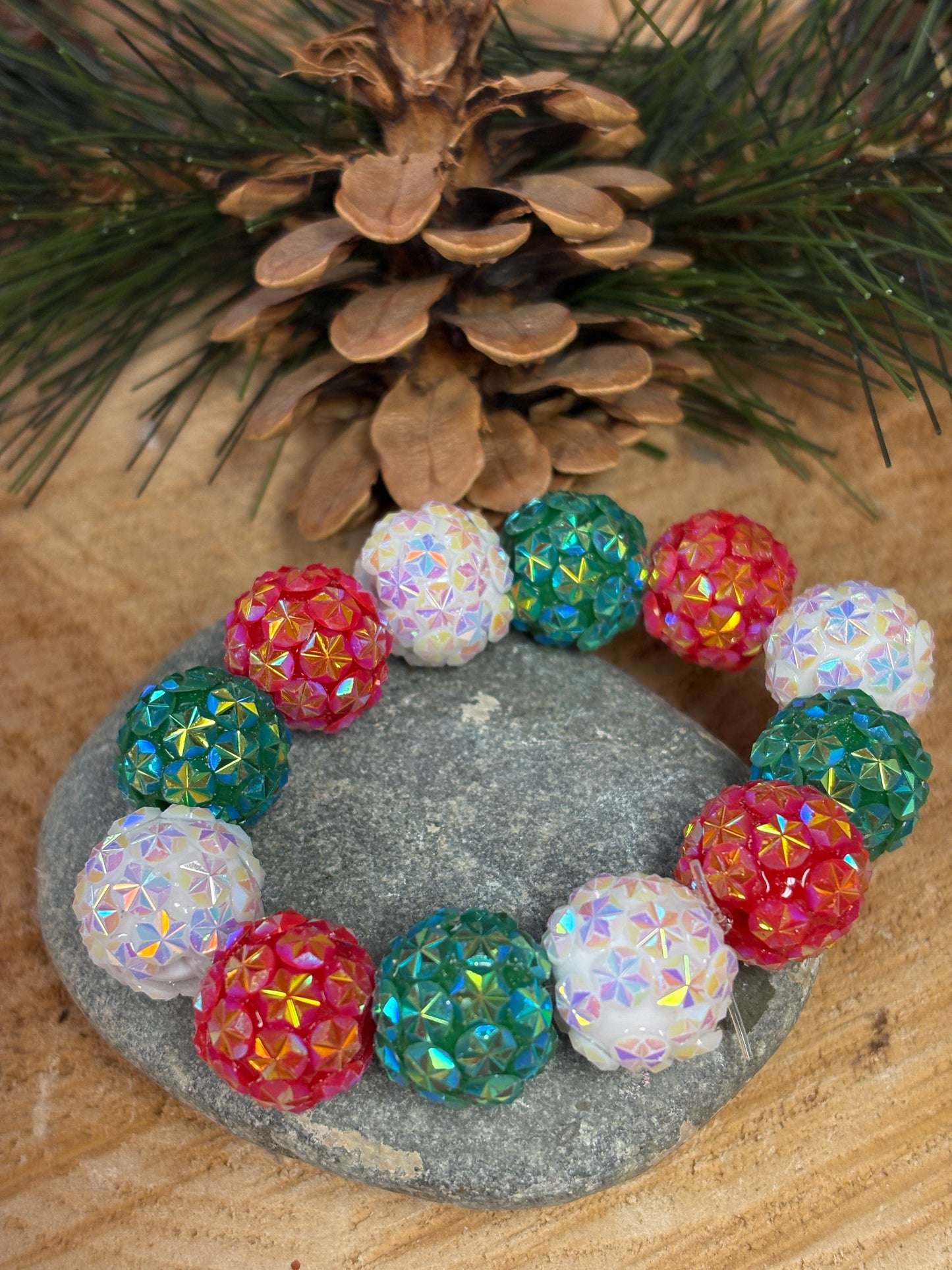 ✨ Starburst Rhinestone Beaded Stretchy Bracelet – Red, White & Green ✨