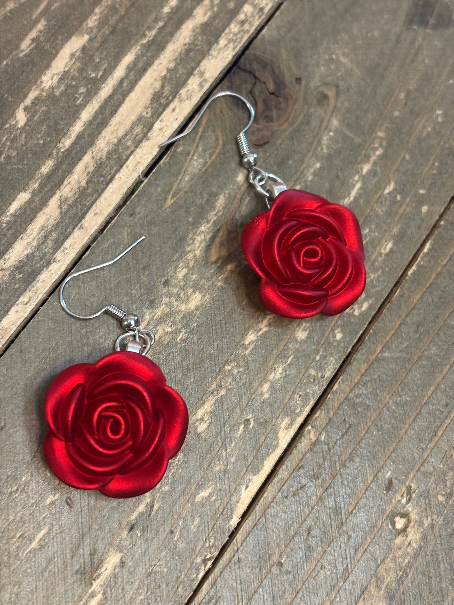 Red Rose Wire Earrings – Classic & Romantic Style