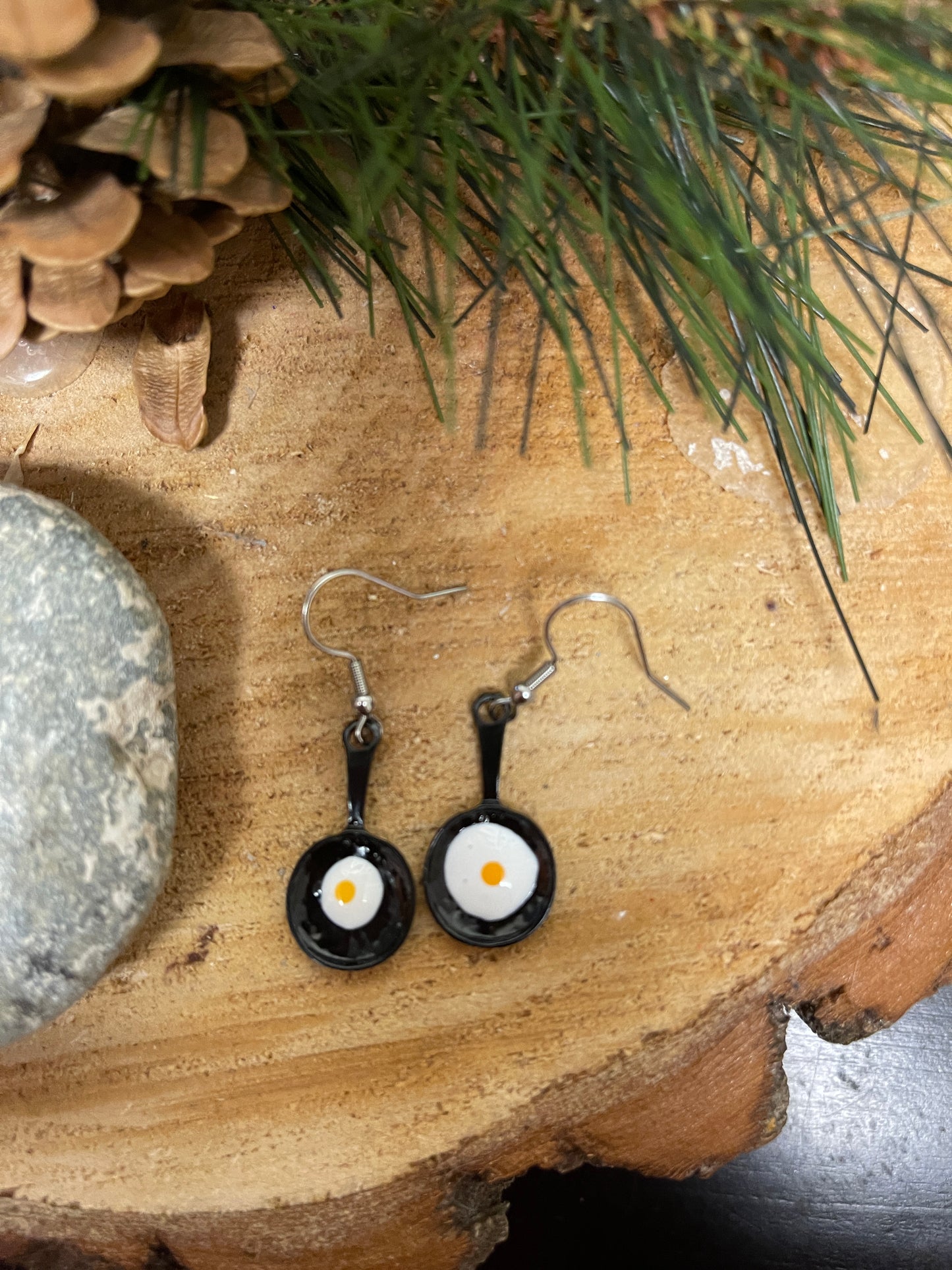 Frying Pan Egg Charms Wire EarringsPink tiful of LOVE