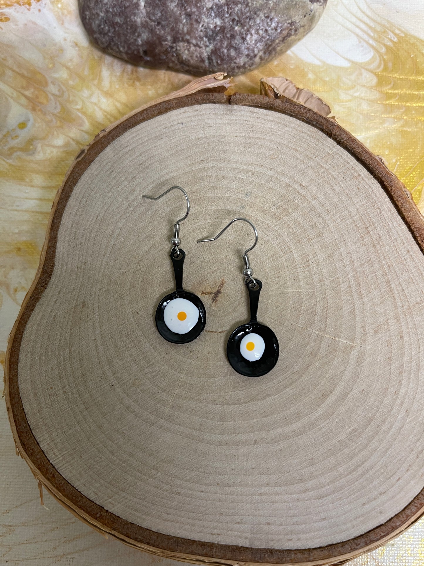 Frying Pan Egg Charms Wire EarringsPink tiful of LOVE