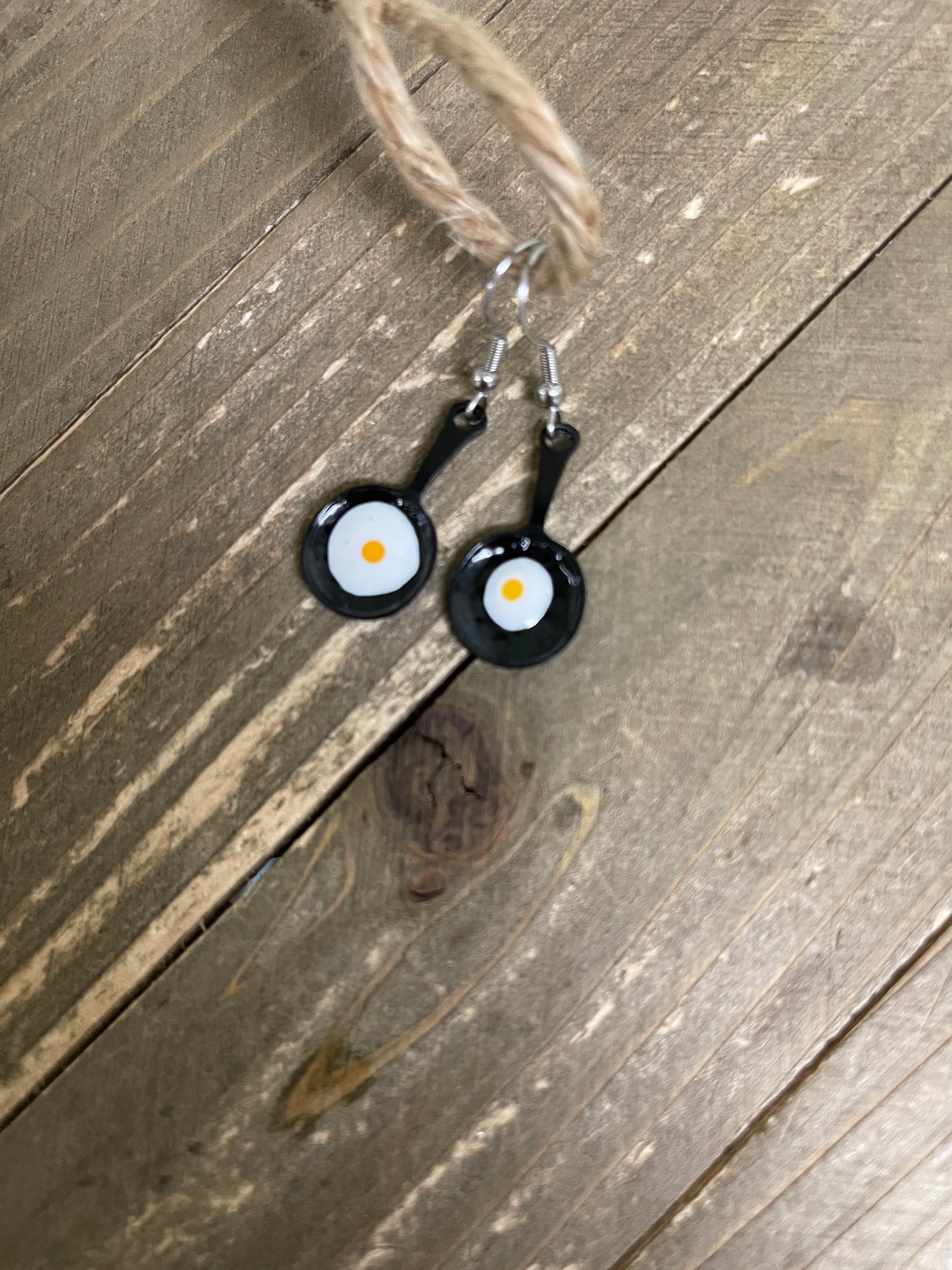 Frying Pan Egg Charms Wire EarringsPink tiful of LOVE