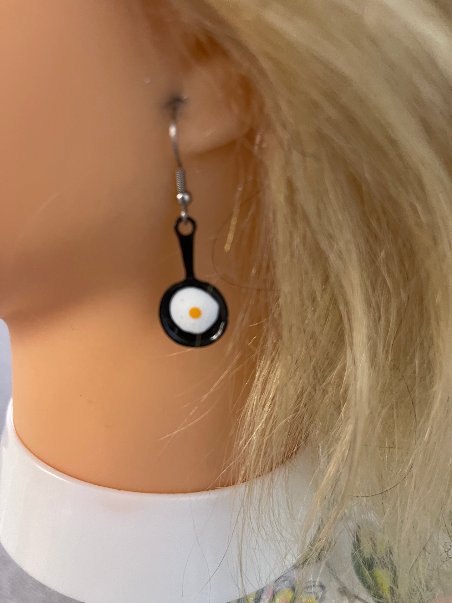 Frying Pan Egg Charms Wire EarringsPink tiful of LOVE