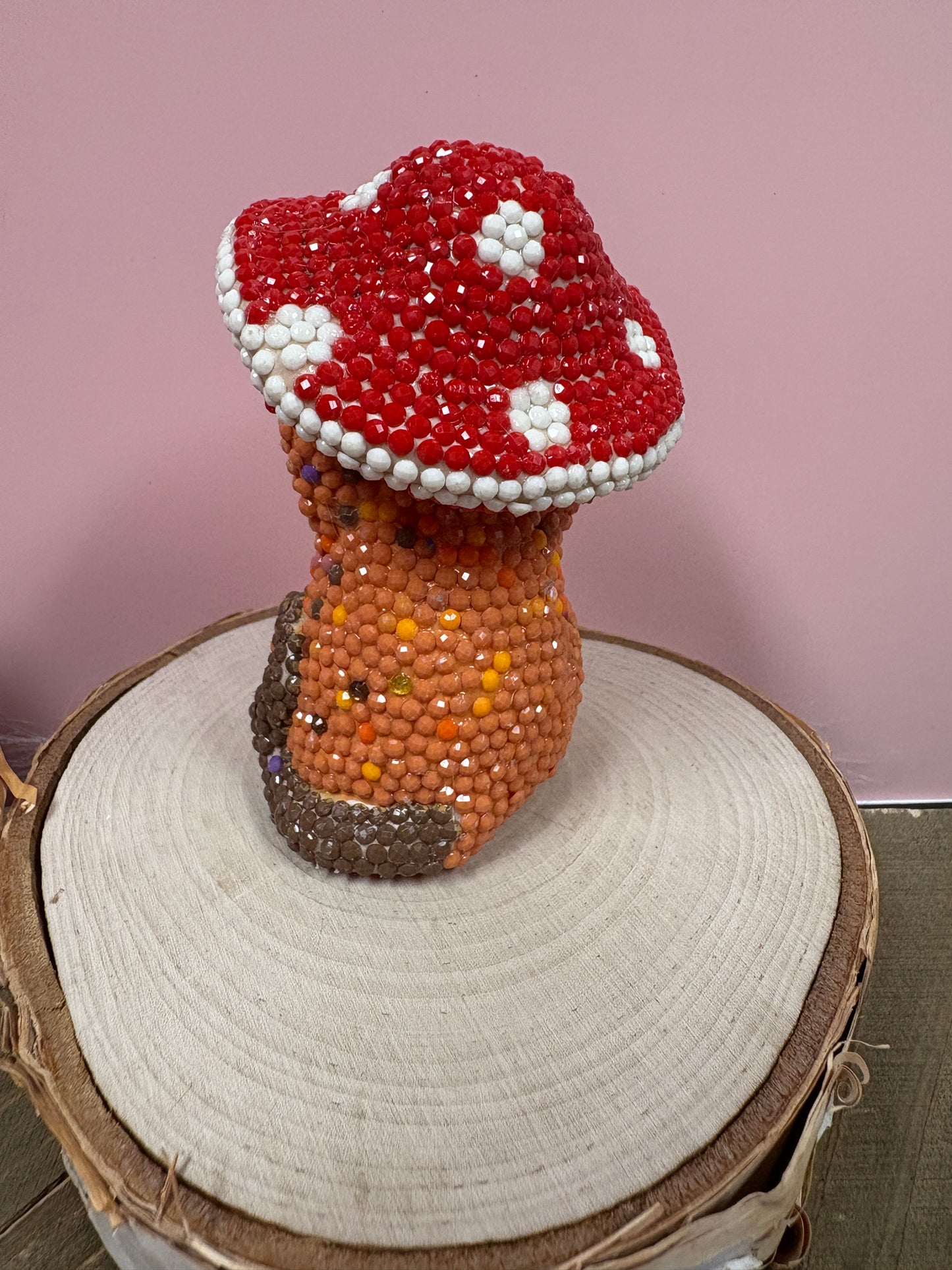 Diamond Art Figurine – Sparkling Field Mouse with Mushroom Hat