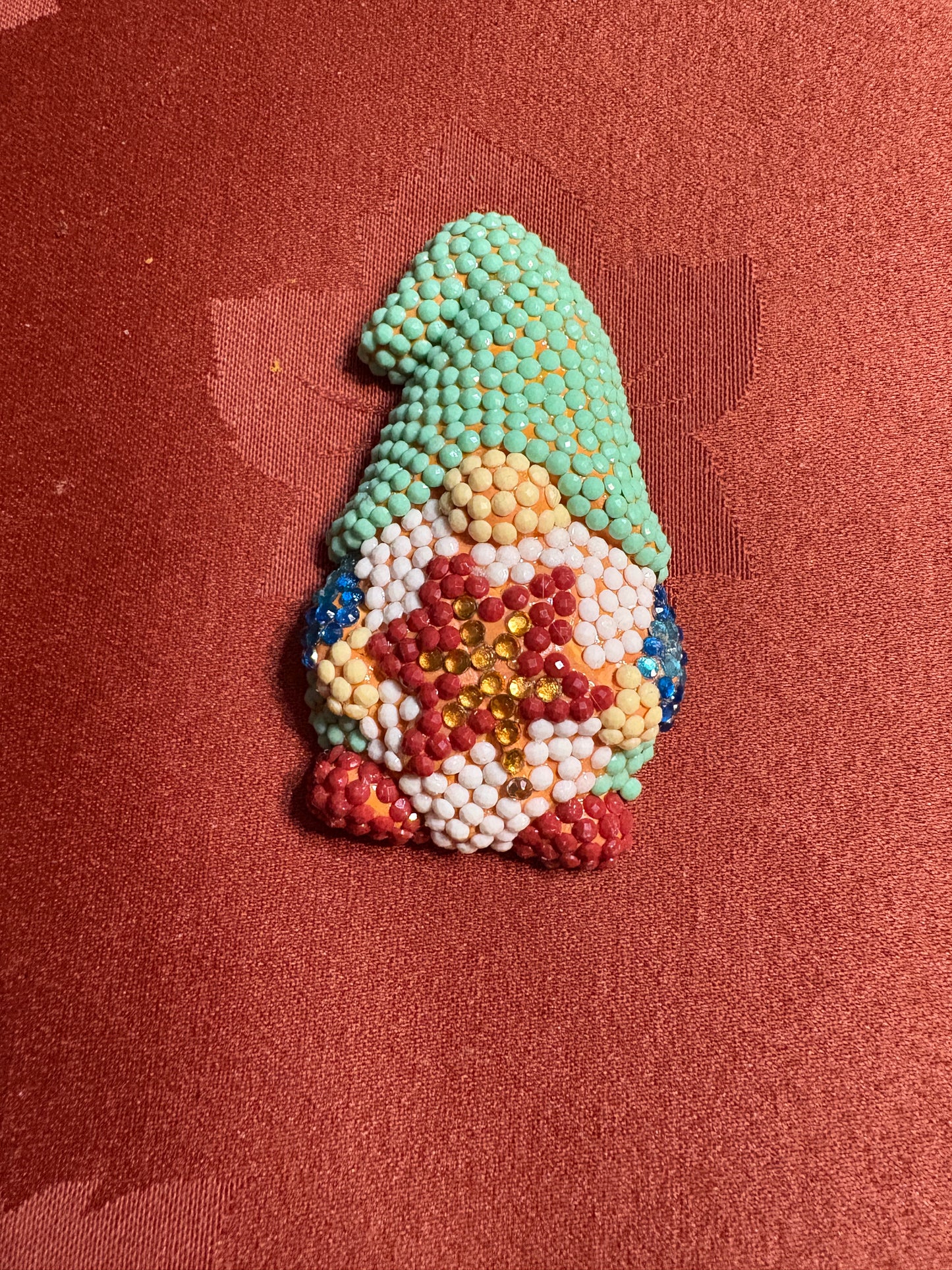✨ Diamond Art Magnet – Sparkling Gnome with Maple Leaf