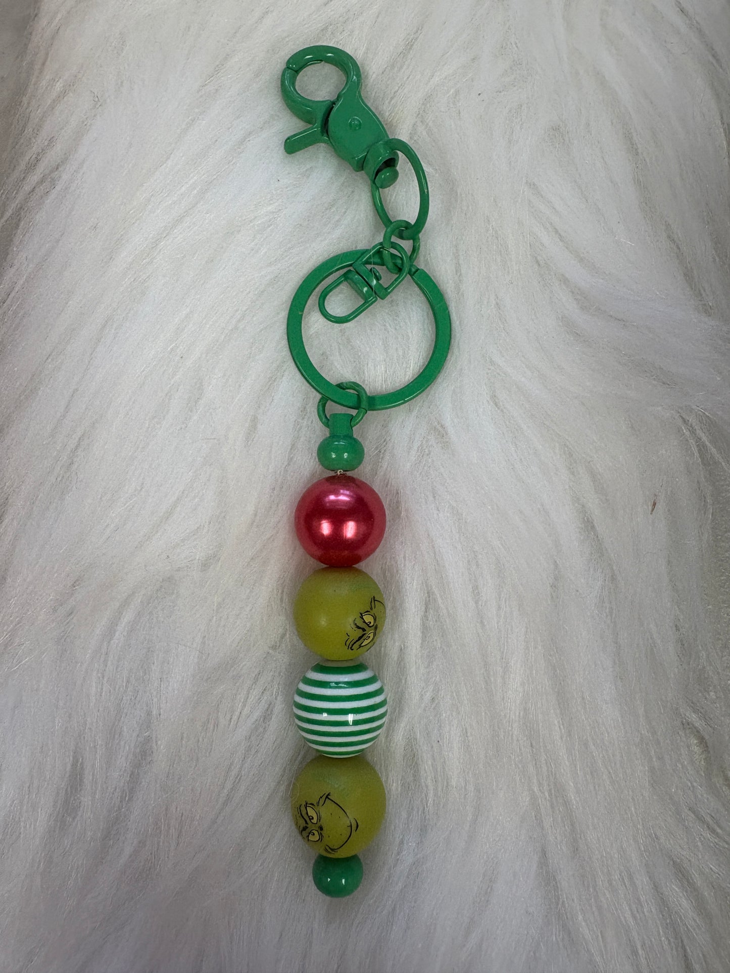 🎄 Grinch-Inspired Beaded Gift Set – Keychain, Bracelet & Beadable Multicolor Ink Pen Bundle