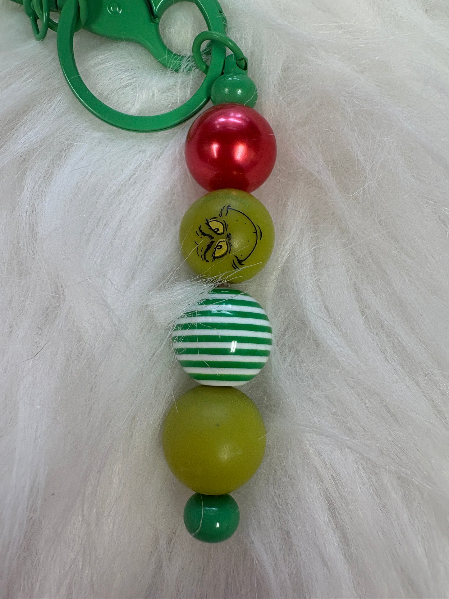 🎄 Grinch-Inspired Beaded Gift Set – Keychain, Bracelet & Beadable Multicolor Ink Pen Bundle