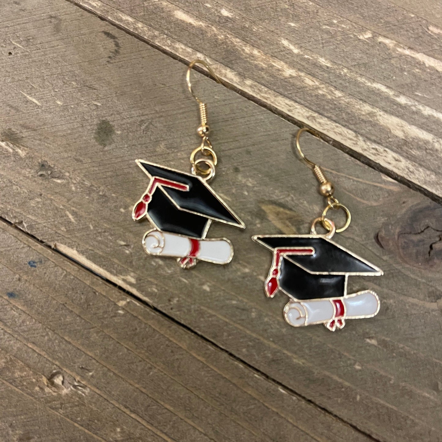 Graduation cap with Diploma charm wire earringsPink tiful of LOVE