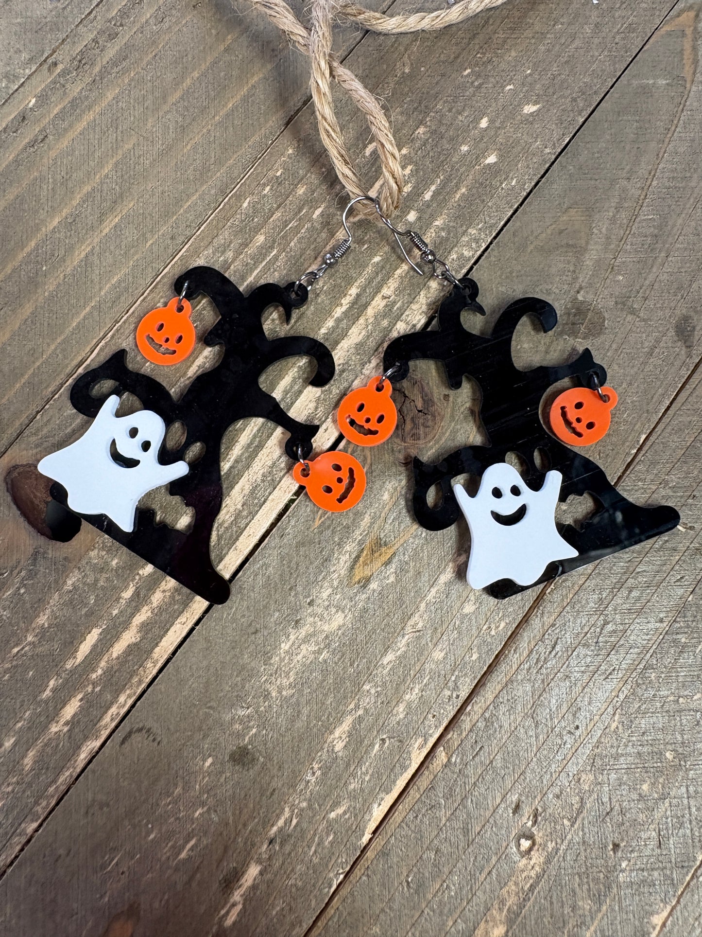 👻 Ghost & Pumpkin Tree Acrylic Dangle Earrings – Spooky Cute Halloween Style