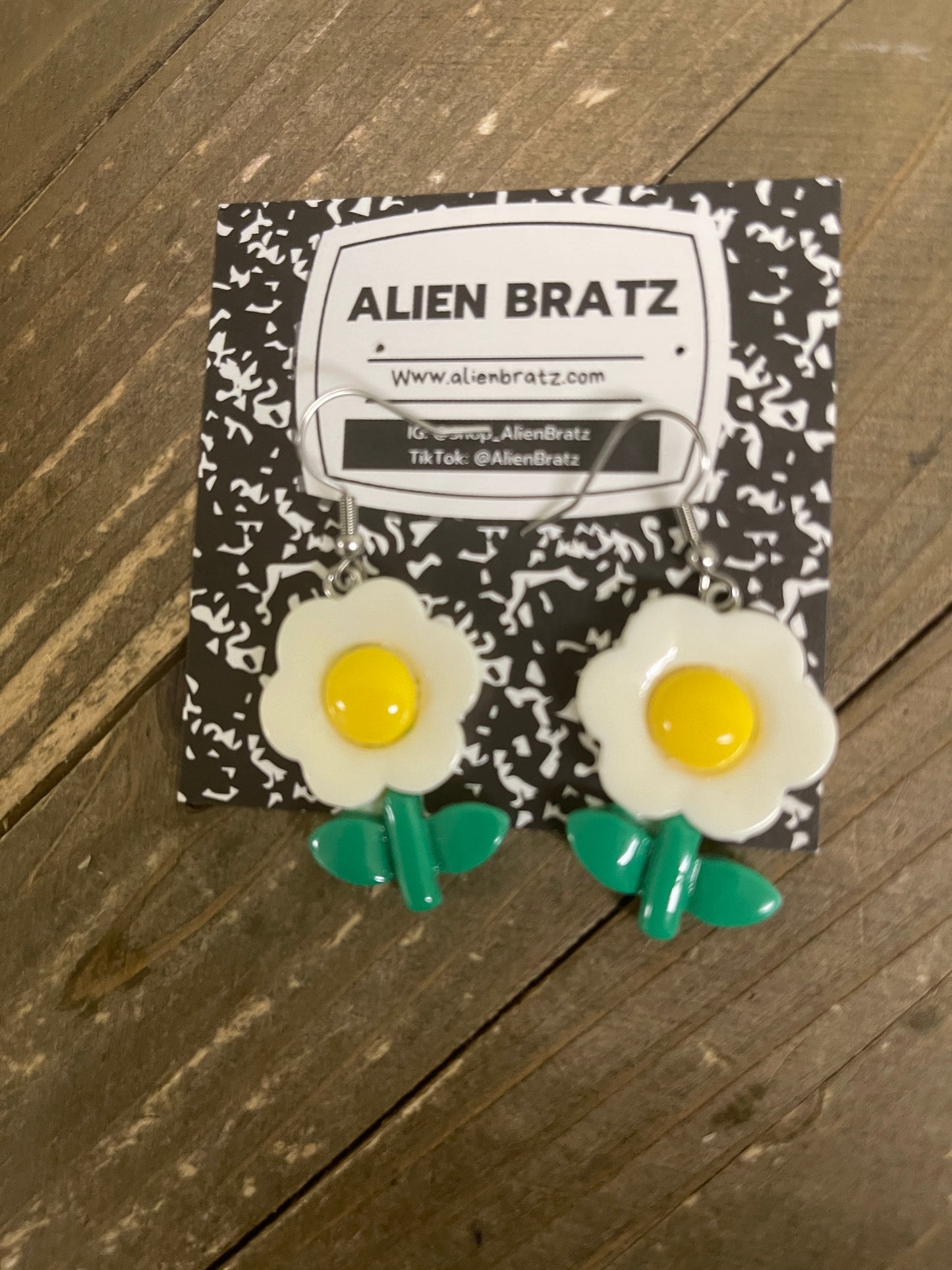 Daisy Wire Earrings; white petals, yellow center and green stemPink tiful of LOVE