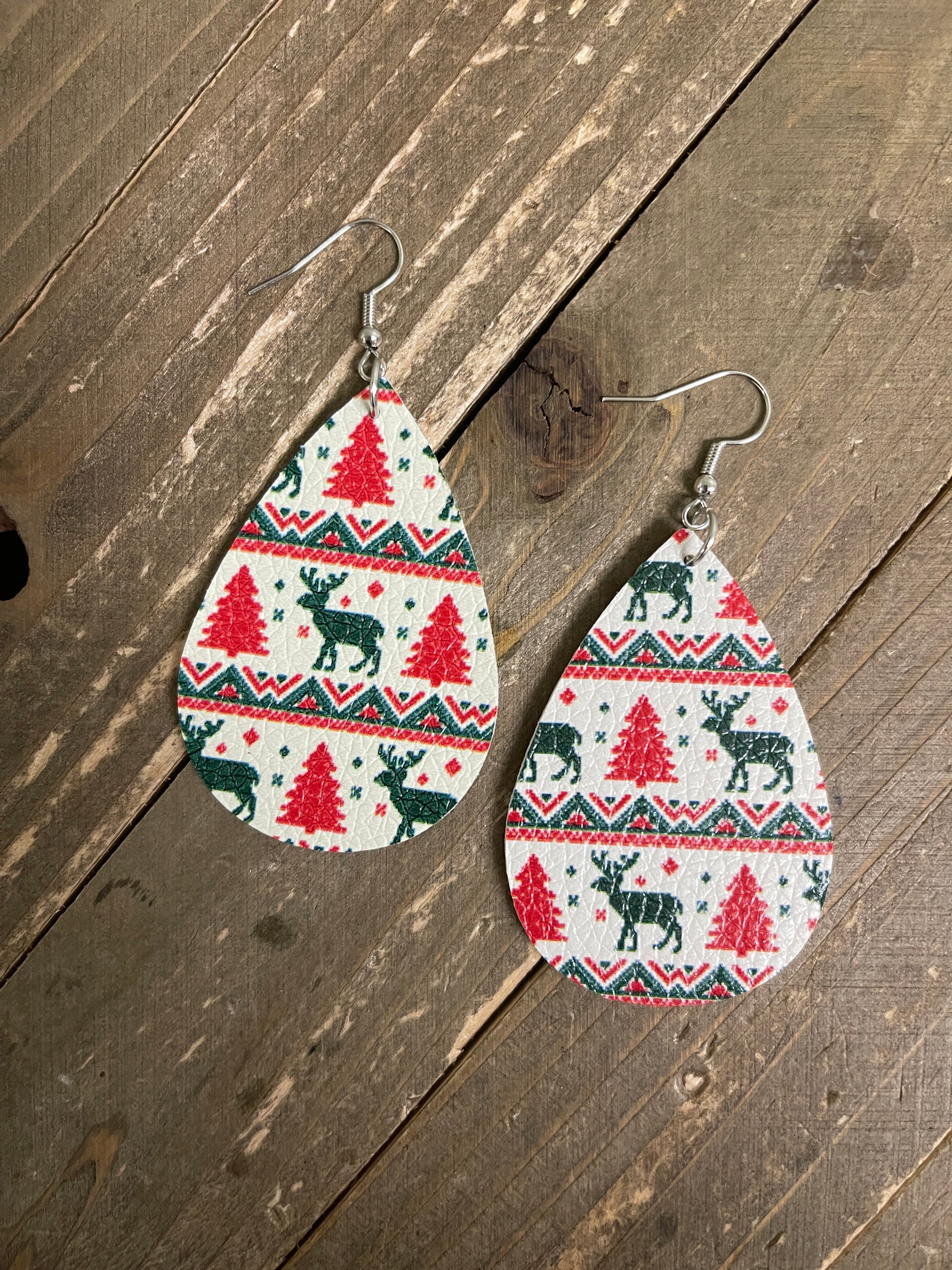 Christmas Teardrop Assorted Wire EarringsPink tiful of LOVE