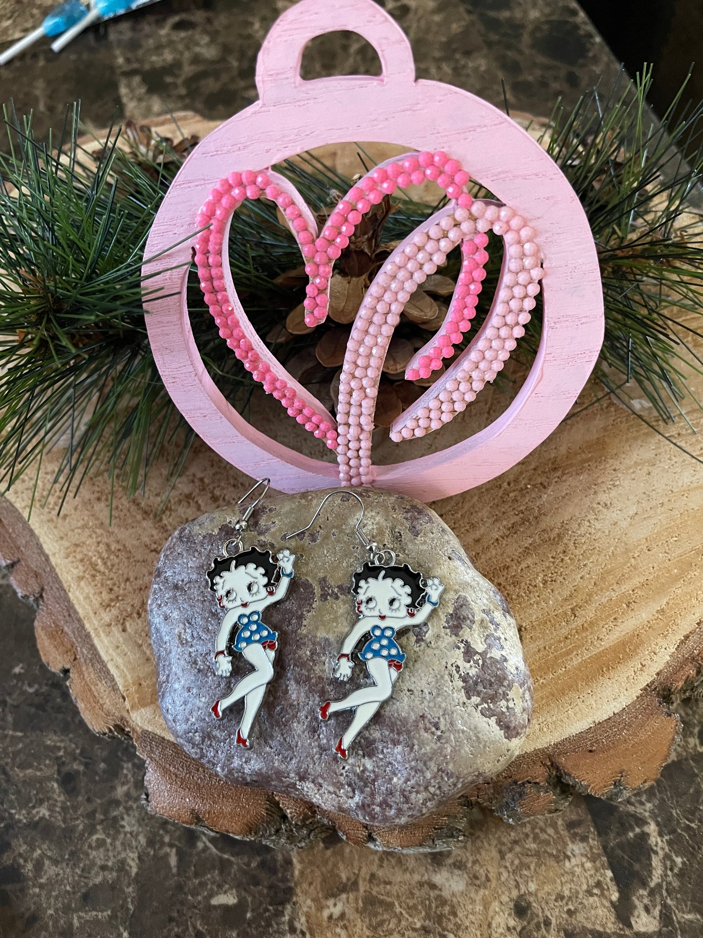 Betty Boop Wire EarringsPink tiful of LOVE