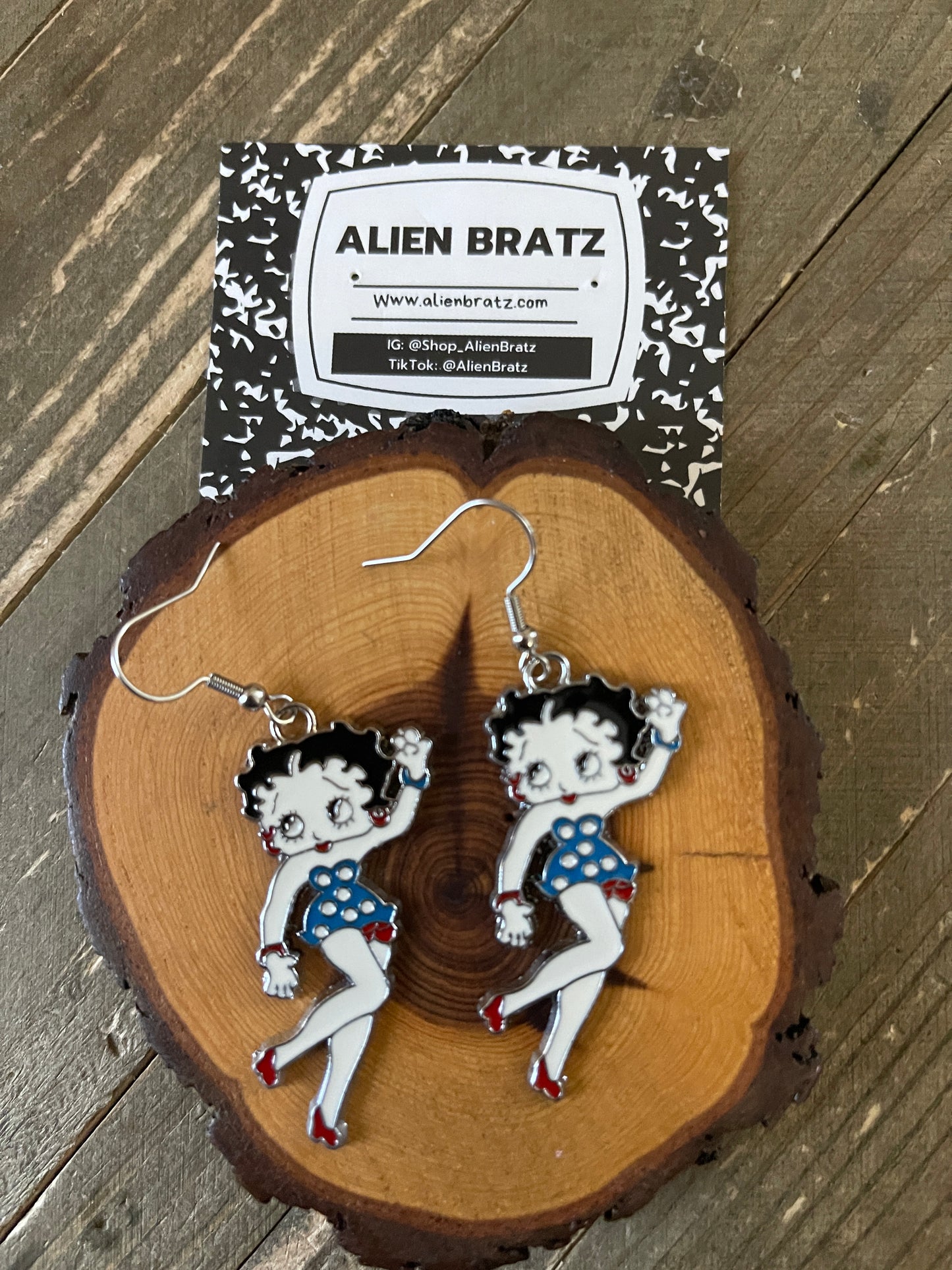 Betty Boop Wire EarringsPink tiful of LOVE