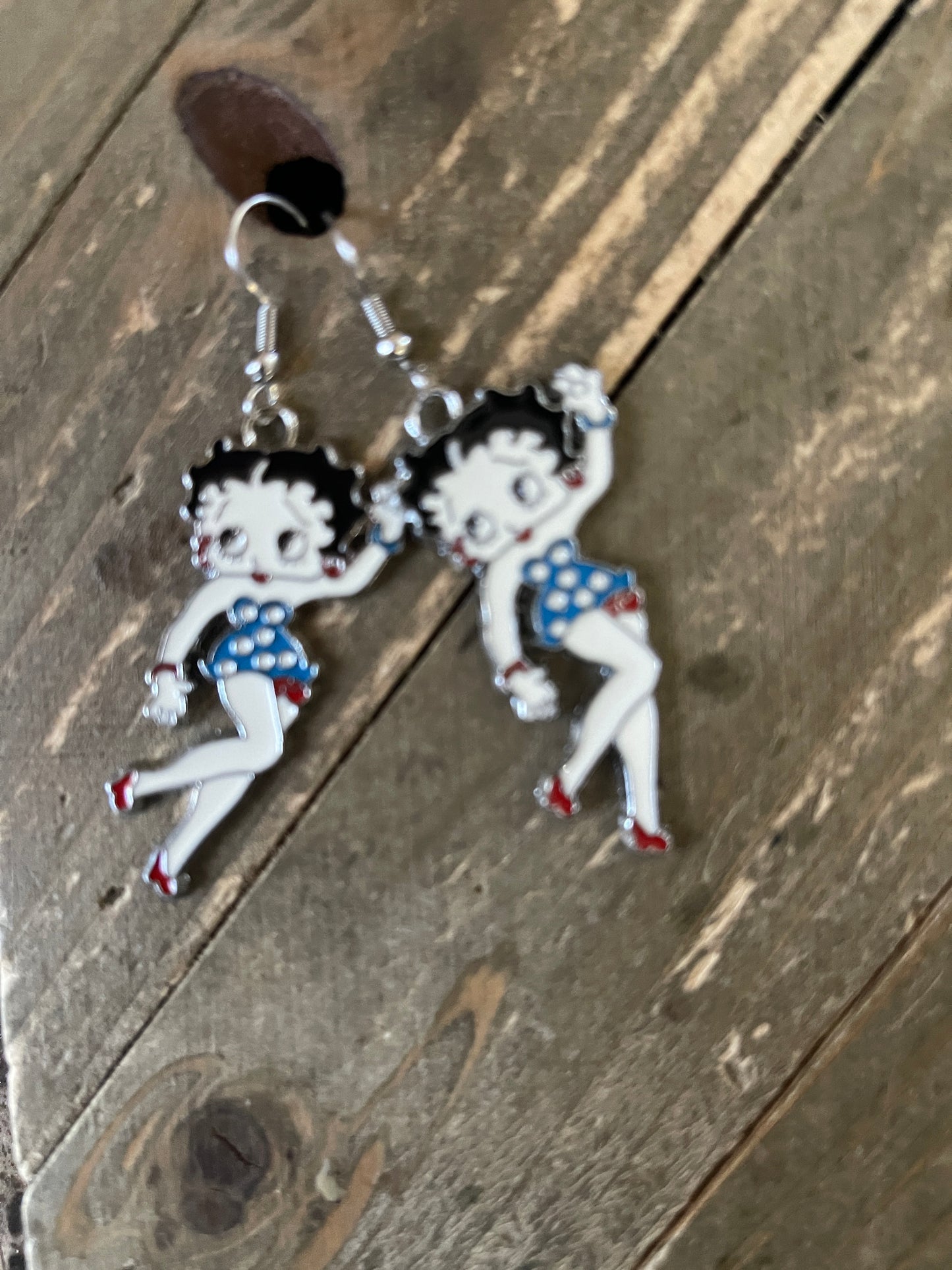 Betty Boop Wire EarringsPink tiful of LOVE