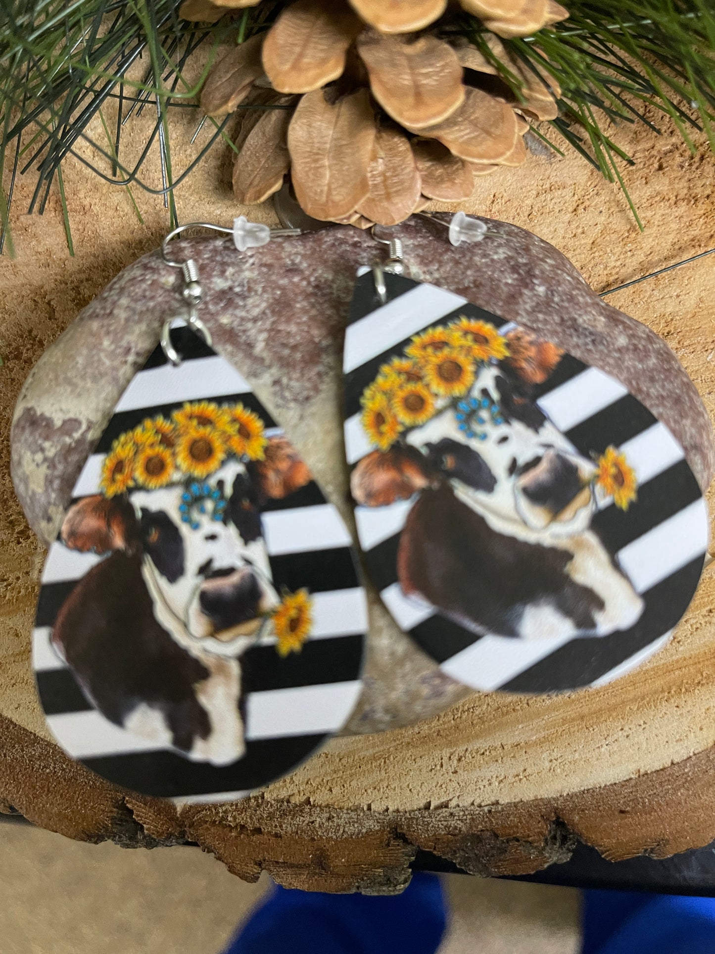 Sunflower Cow Faux Leather Teardrop Wire EarringsPink tiful of LOVE