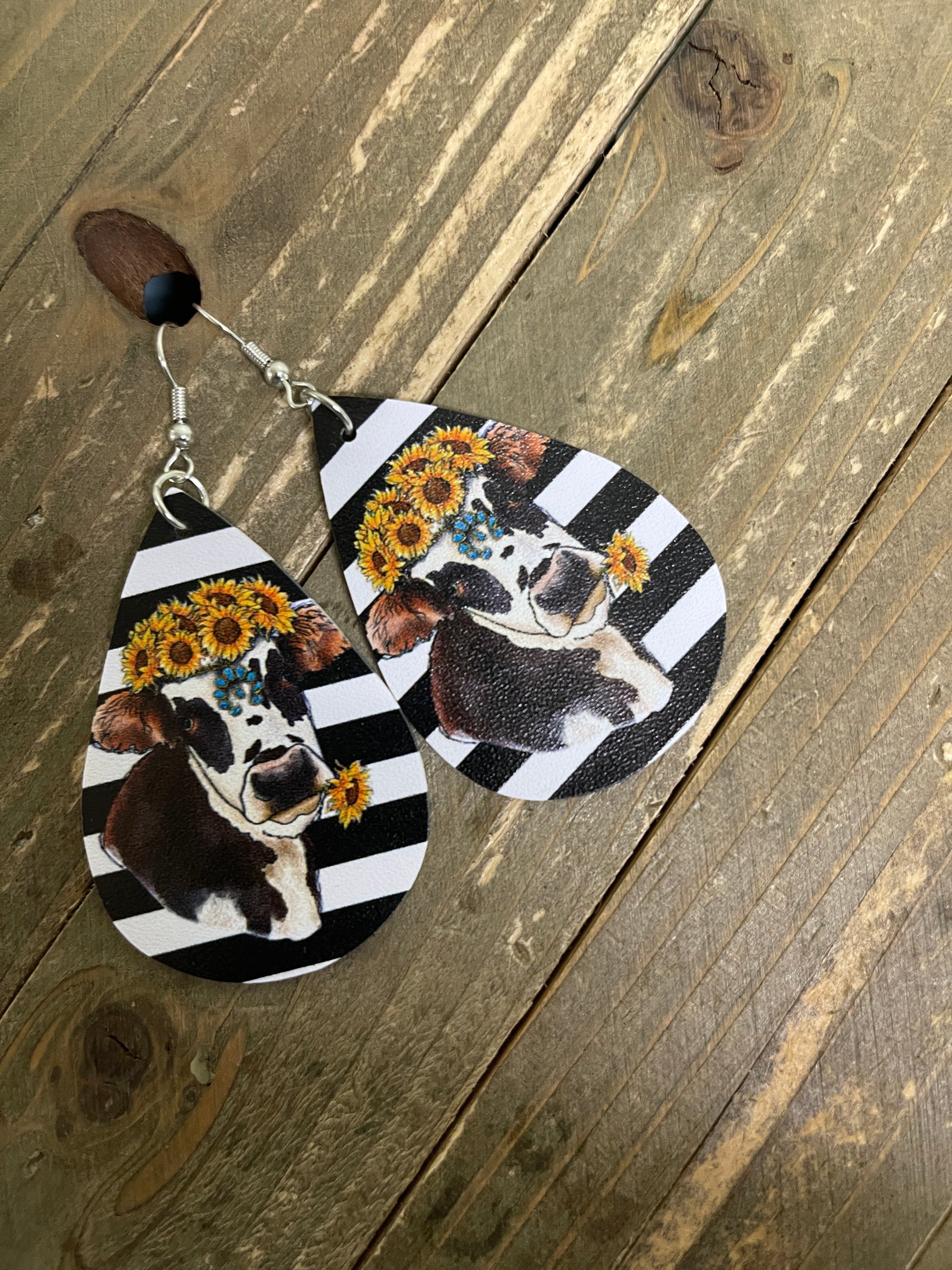 Sunflower Cow Faux Leather Teardrop Wire EarringsPink tiful of LOVE