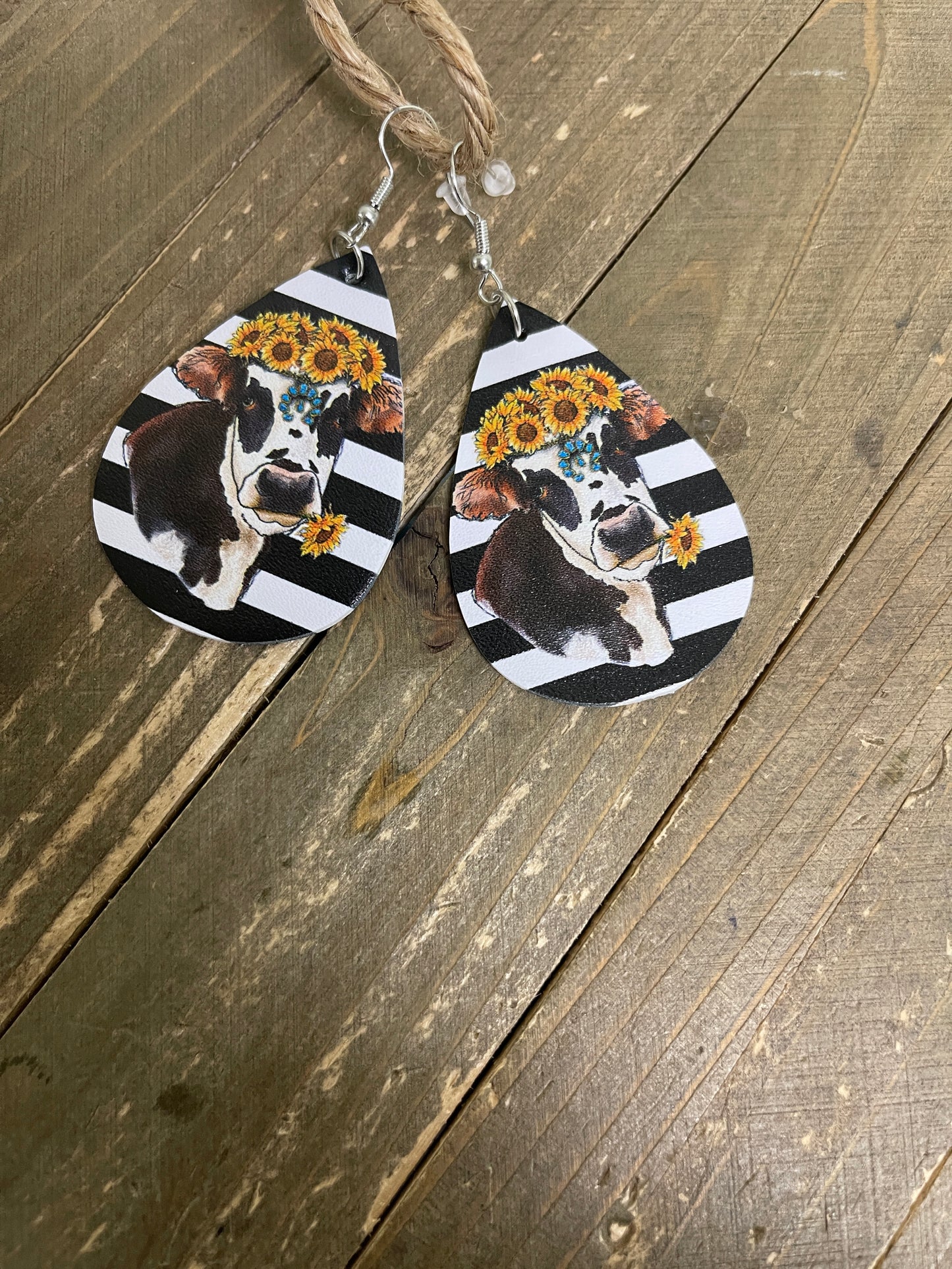 Sunflower Cow Faux Leather Teardrop Wire EarringsPink tiful of LOVE