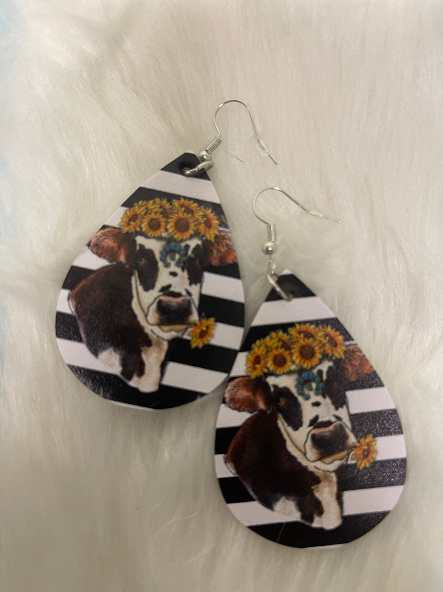 Sunflower Cow Faux Leather Teardrop Wire EarringsPink tiful of LOVE