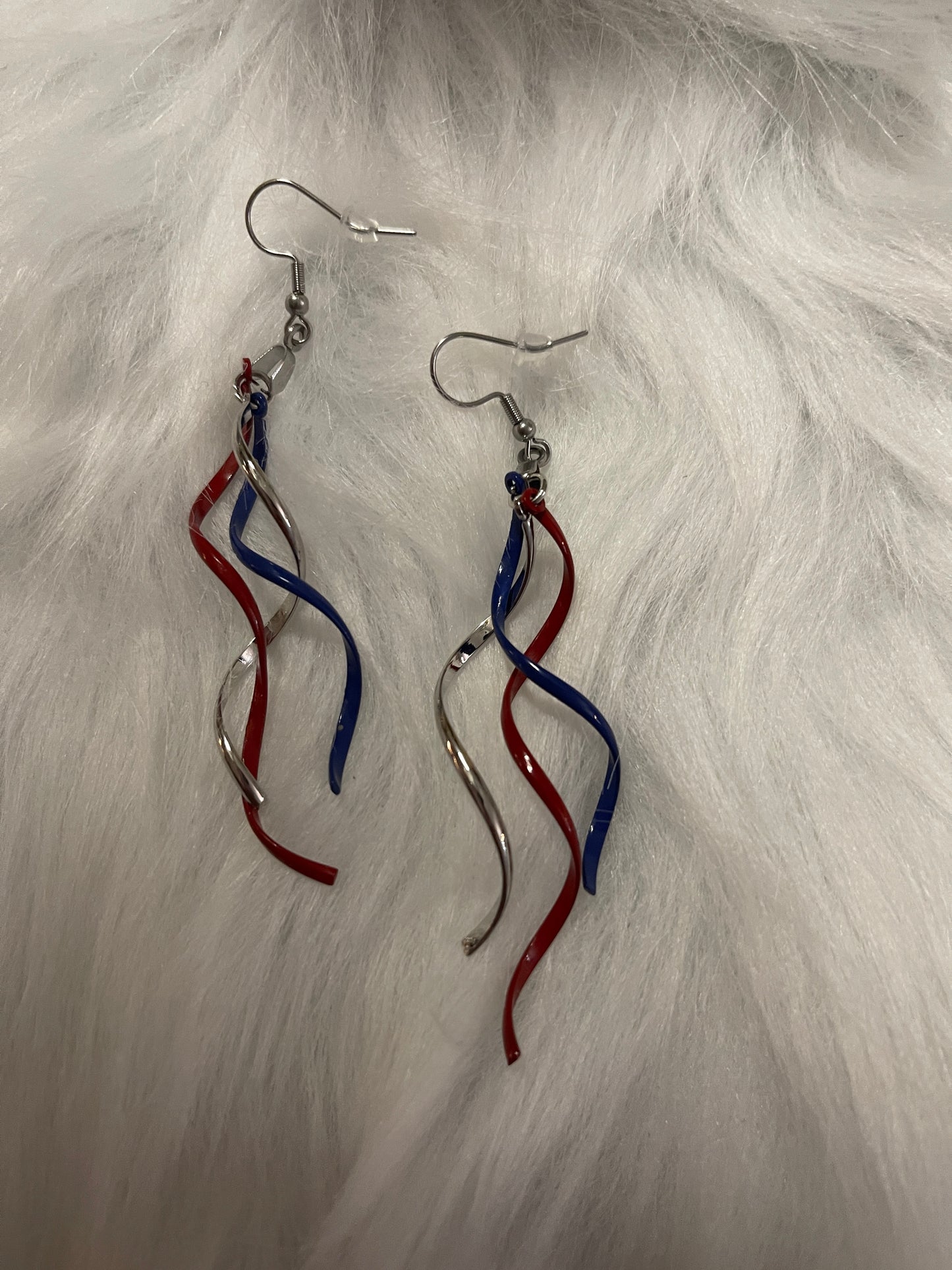 Patriotic red, white & blue Wave Wire EarringsPink tiful of LOVE