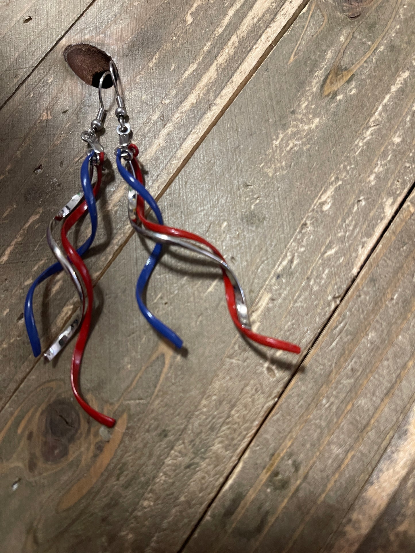 Patriotic red, white & blue Wave Wire EarringsPink tiful of LOVE