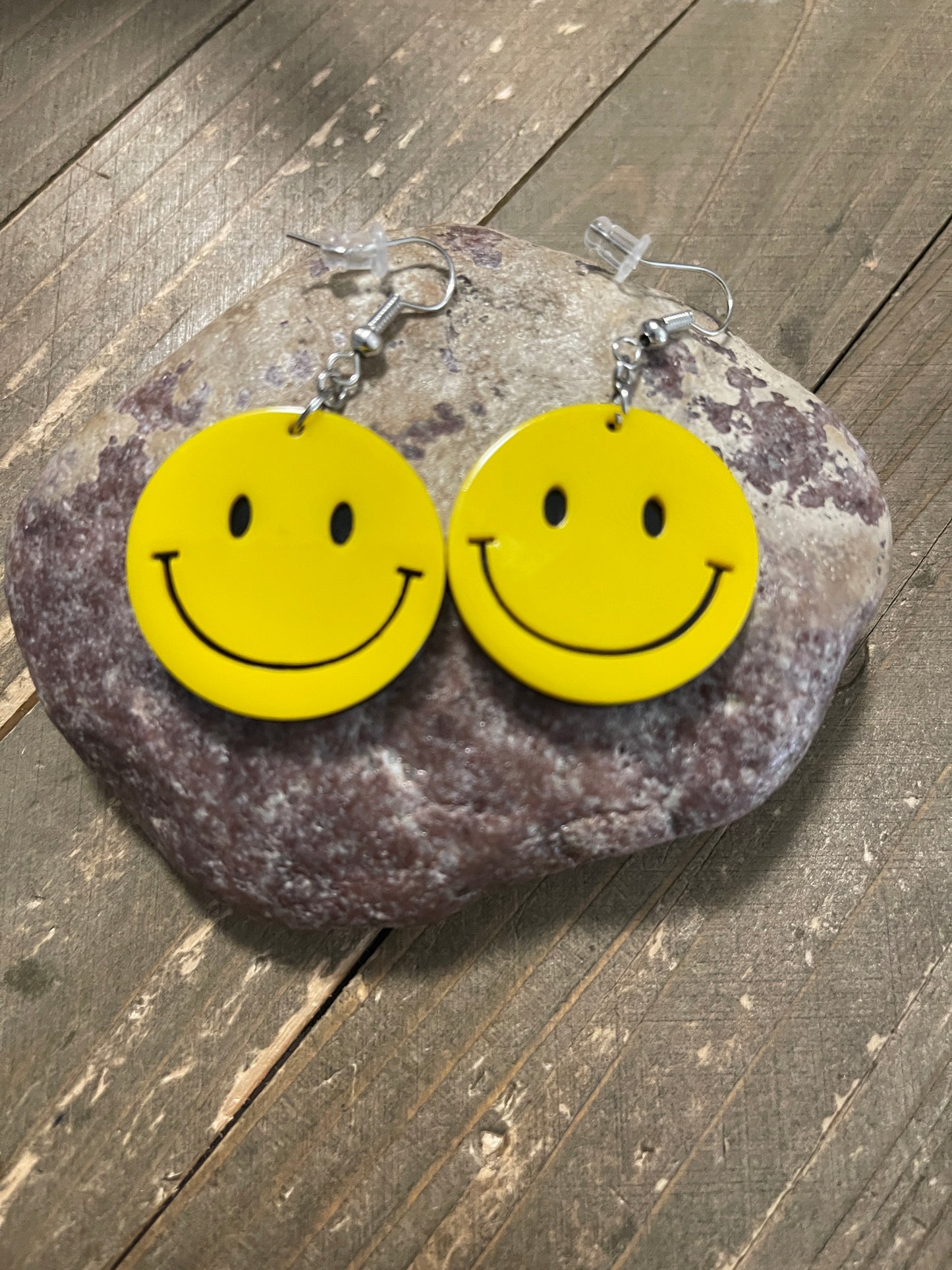 Smiley Face Wire EarringsPink tiful of LOVE