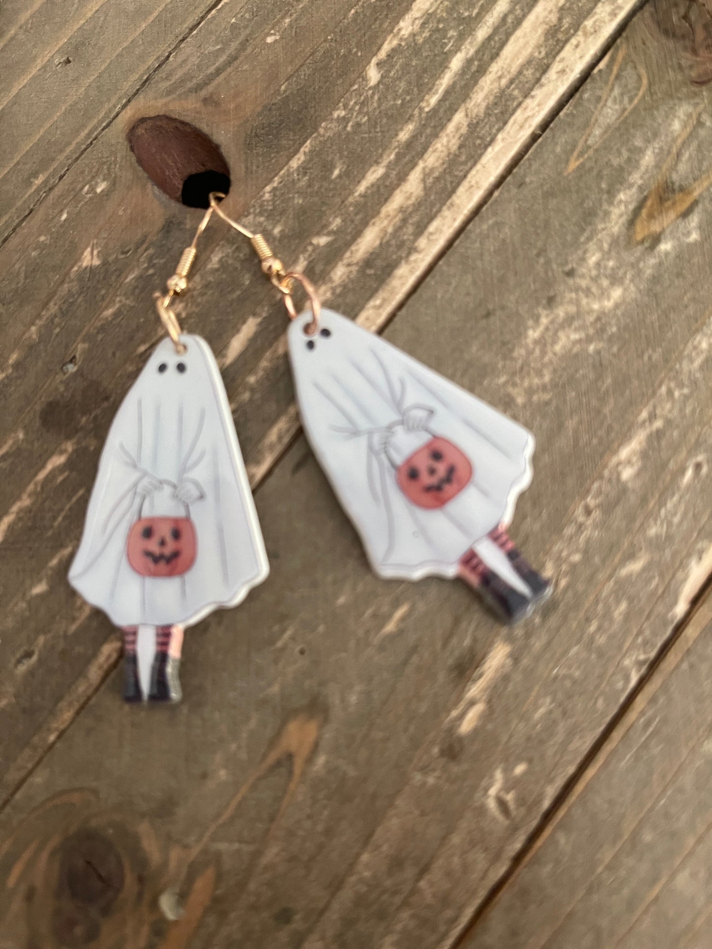 Trick or Treater Ghost Acrylic Wire EarringsPink tiful of LOVE