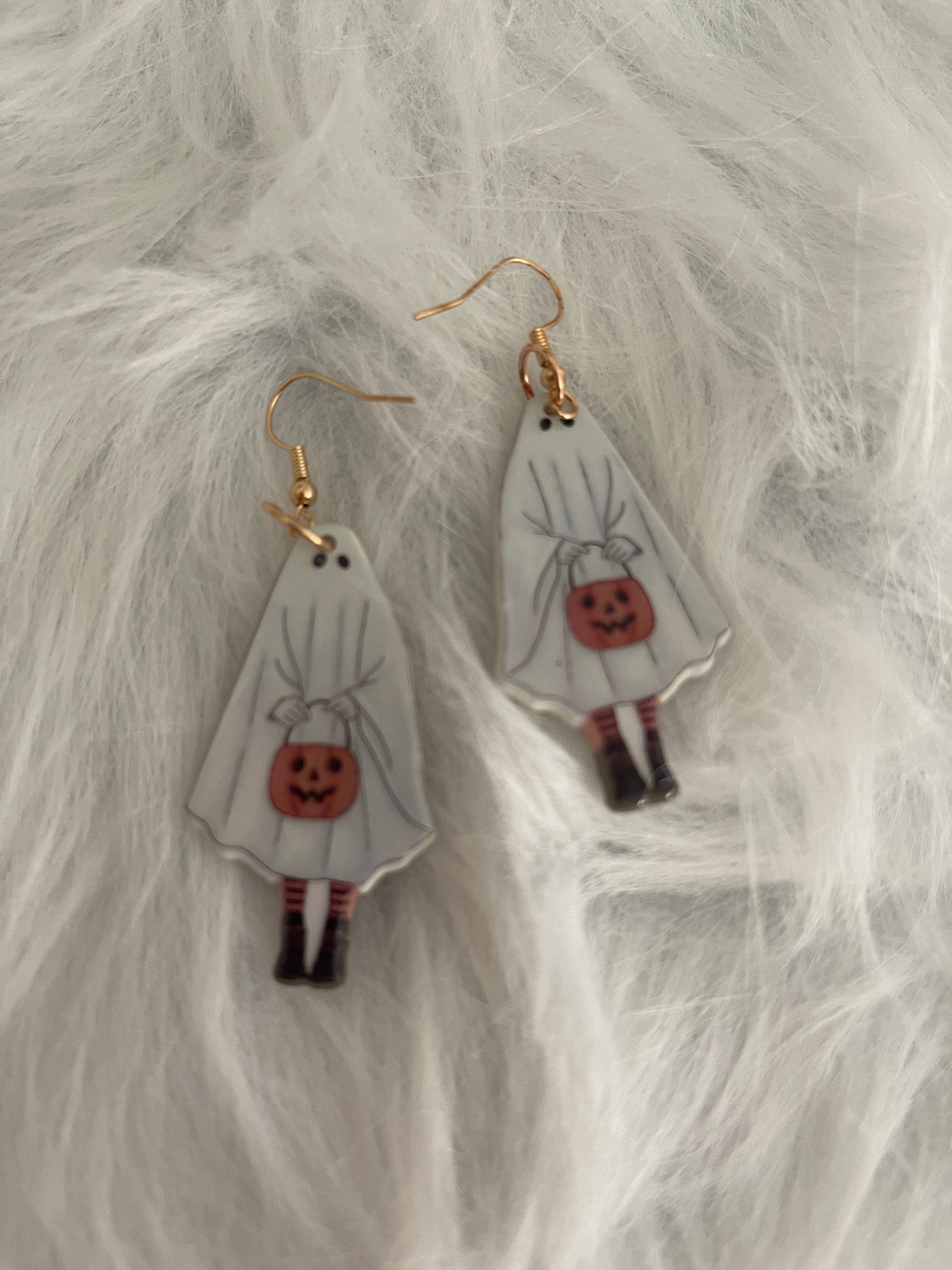 Trick or Treater Ghost Acrylic Wire EarringsPink tiful of LOVE