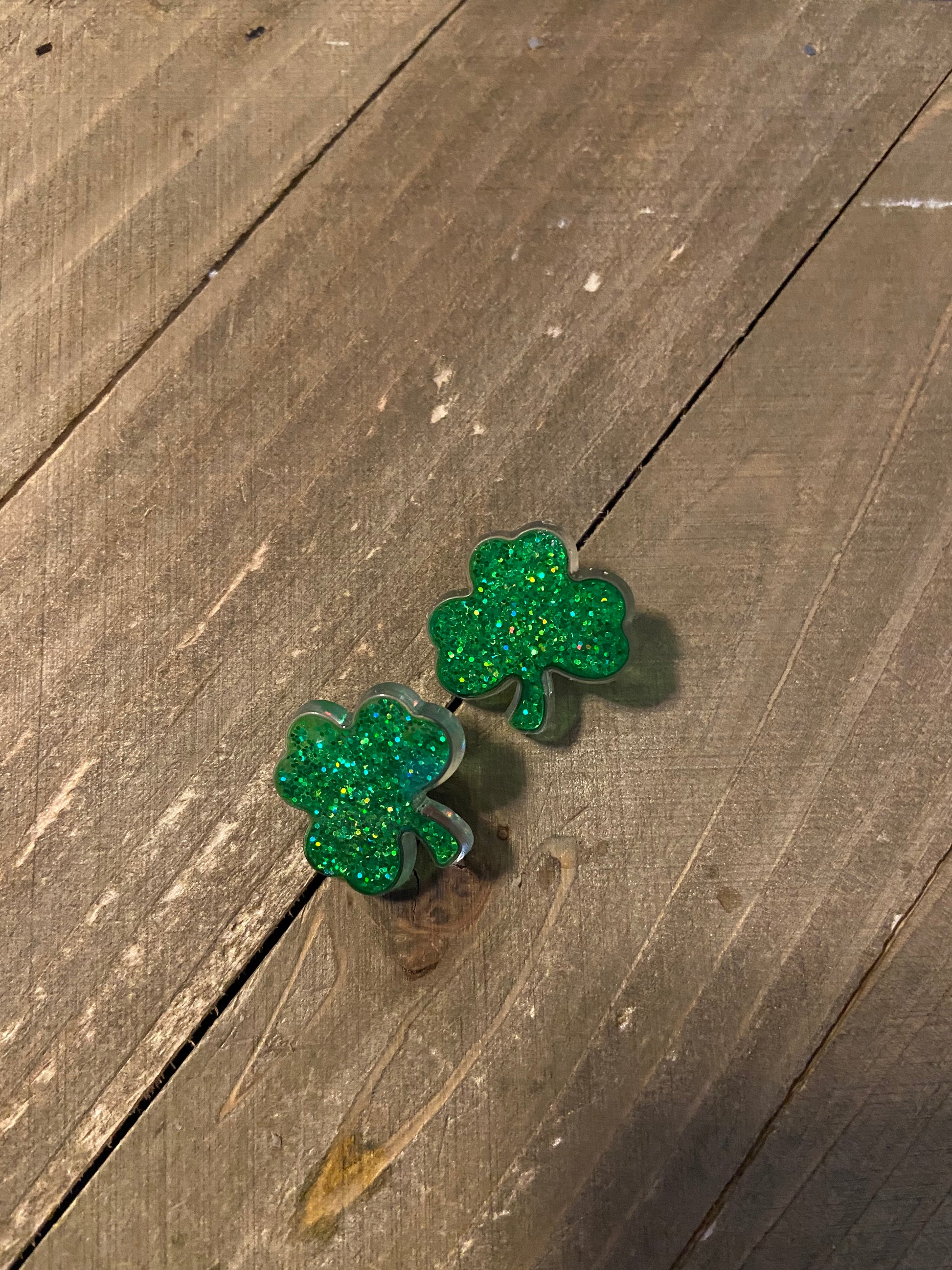 GLITTER SHAMROCK Post EarringsPink tiful of LOVE