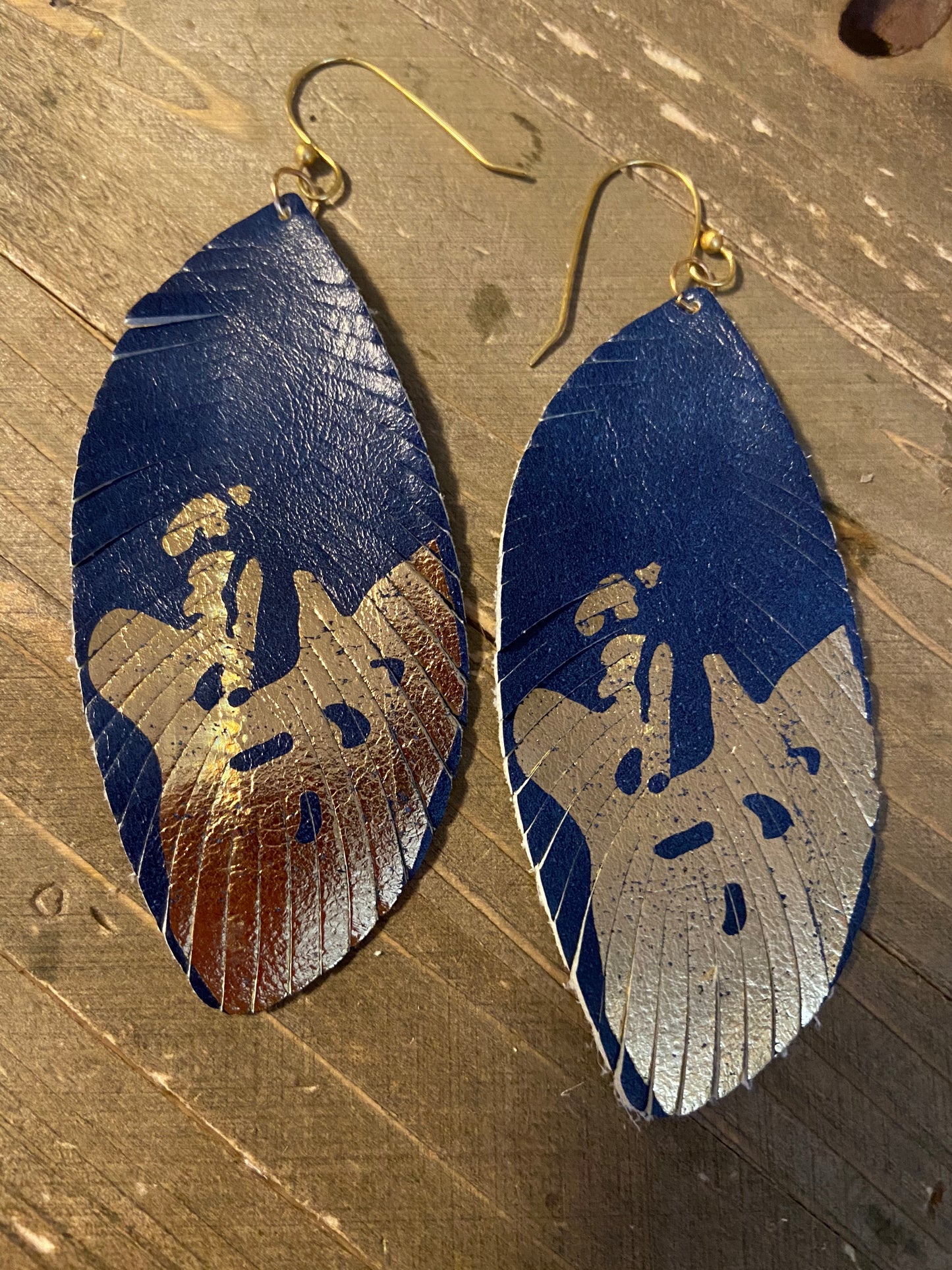 BLUE LEATHER DROP Wire earringsPink tiful of LOVE