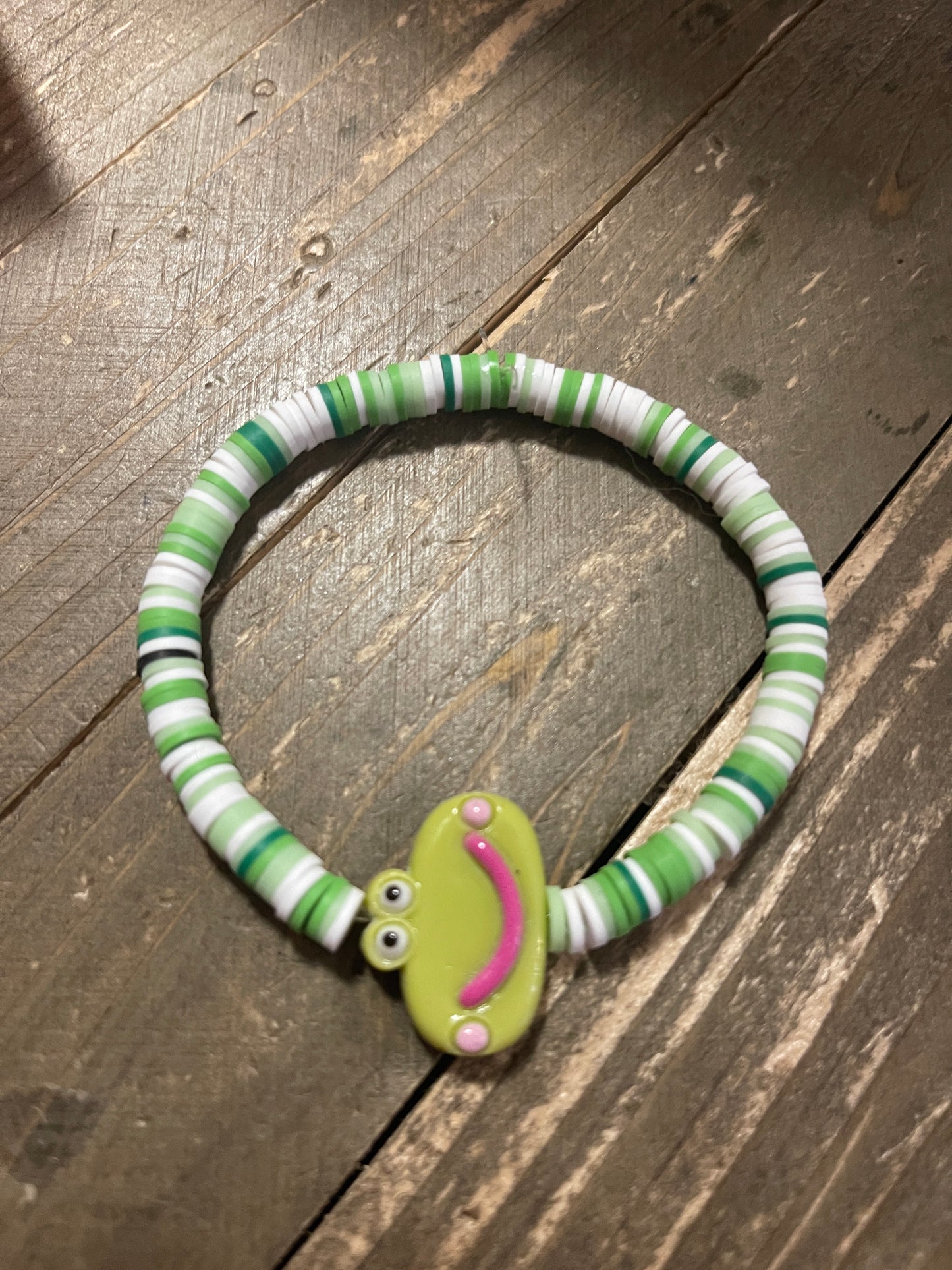 Green Smiling Frog Green & White Clay Beaded Stretch BraceletPink tiful of LOVE