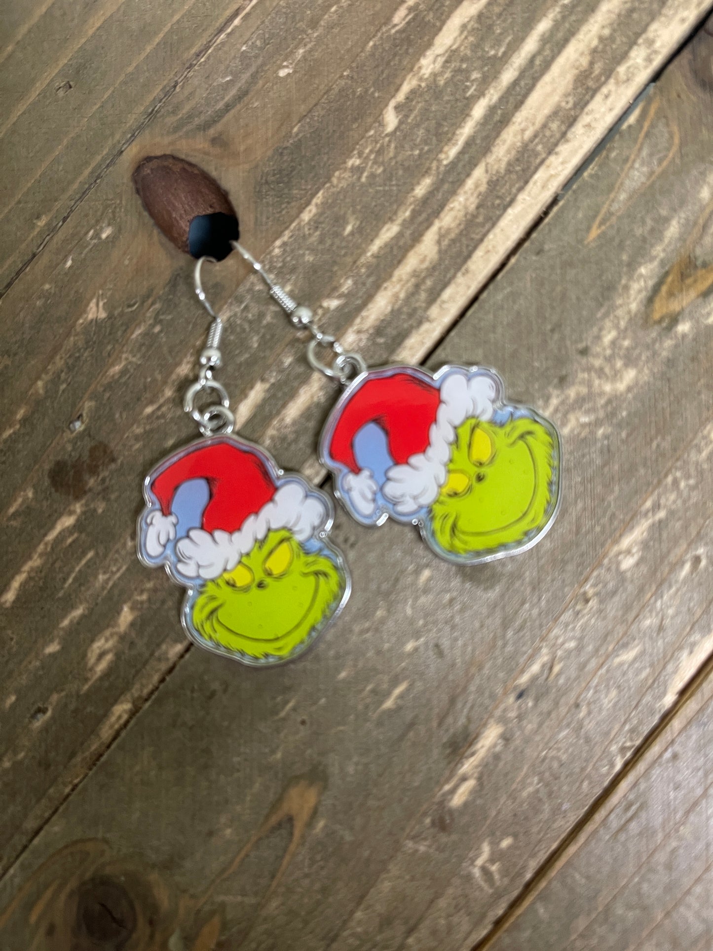 The Grinch Wire EarringsPink tiful of LOVE