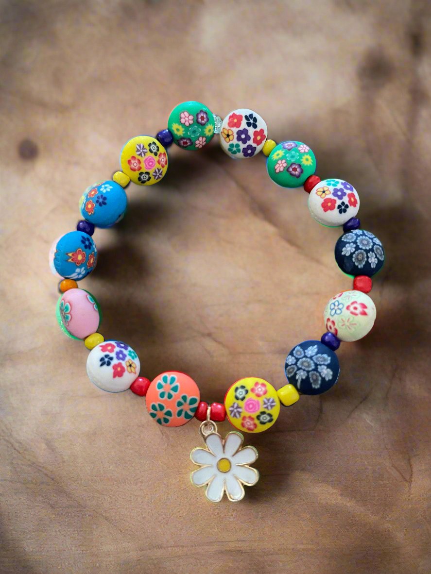 Daisy Charm and Flower ClayBeaded Stretch BraceletPink tiful of LOVE
