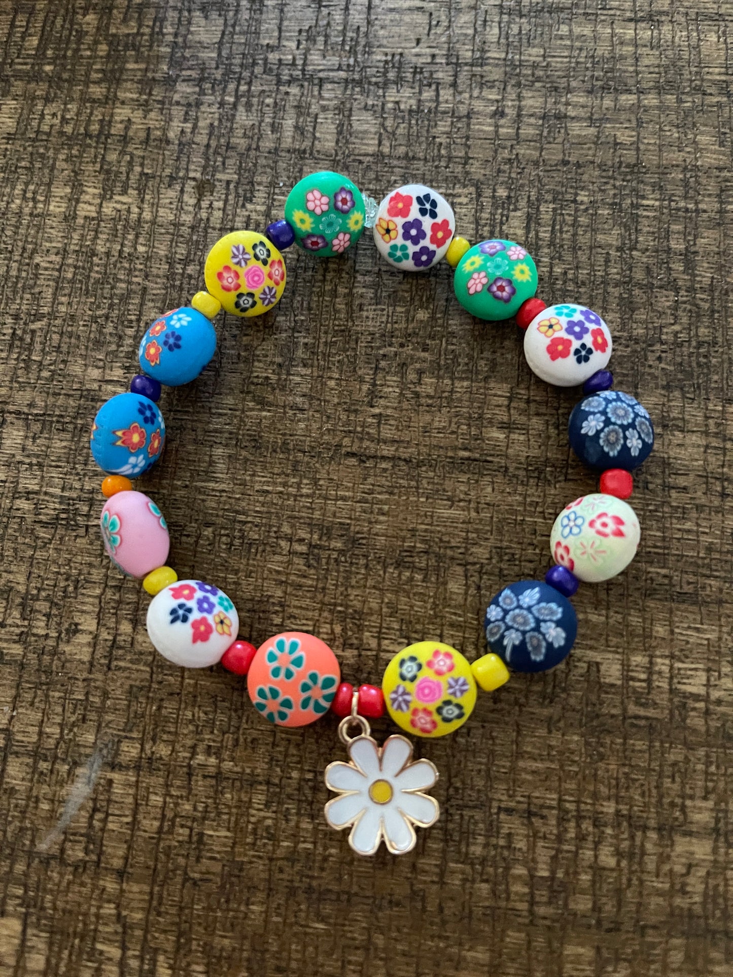 Daisy Charm and Flower ClayBeaded Stretch BraceletPink tiful of LOVE