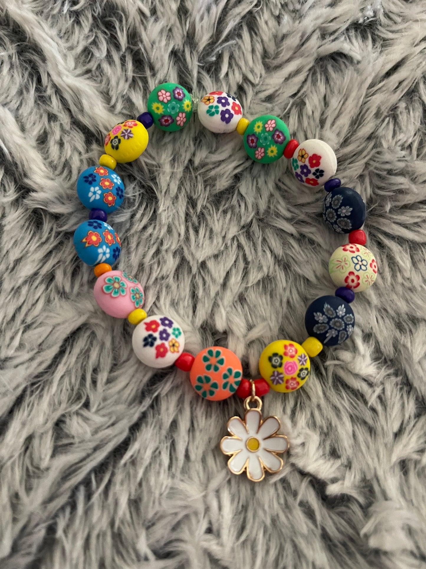 Daisy Charm and Flower ClayBeaded Stretch BraceletPink tiful of LOVE