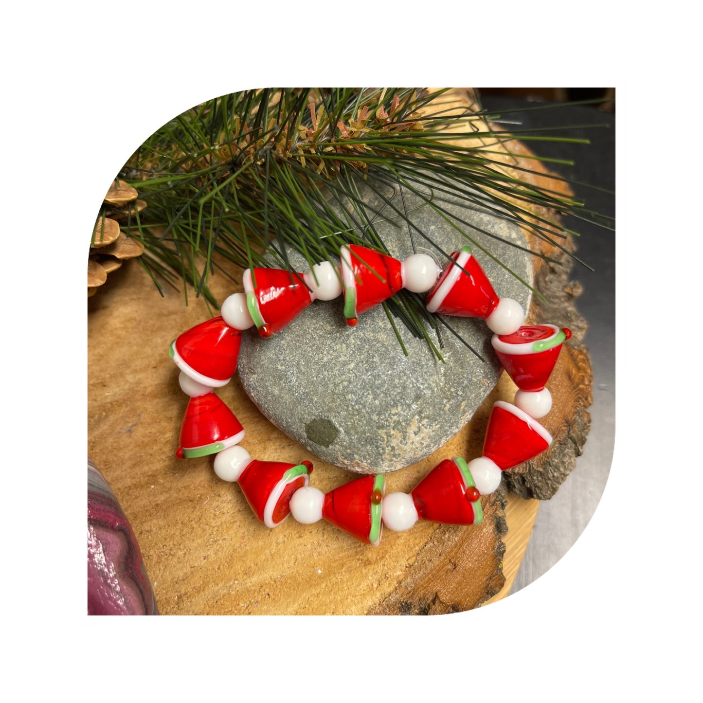 Santa Hat Glass Beaded Elastic/Stretch BraceletPink tiful of LOVE