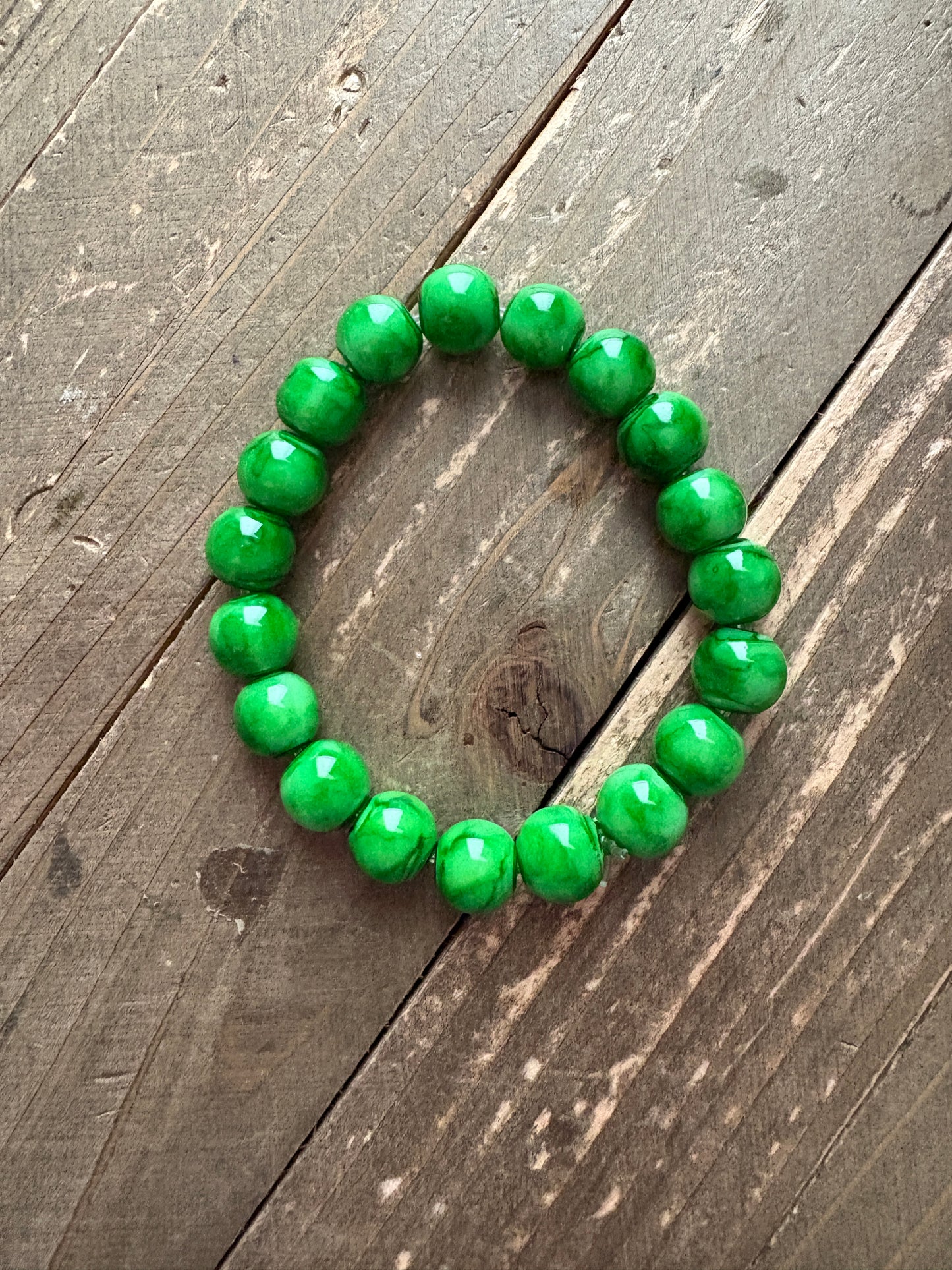 Green Splatter Round Beaded Bracelet