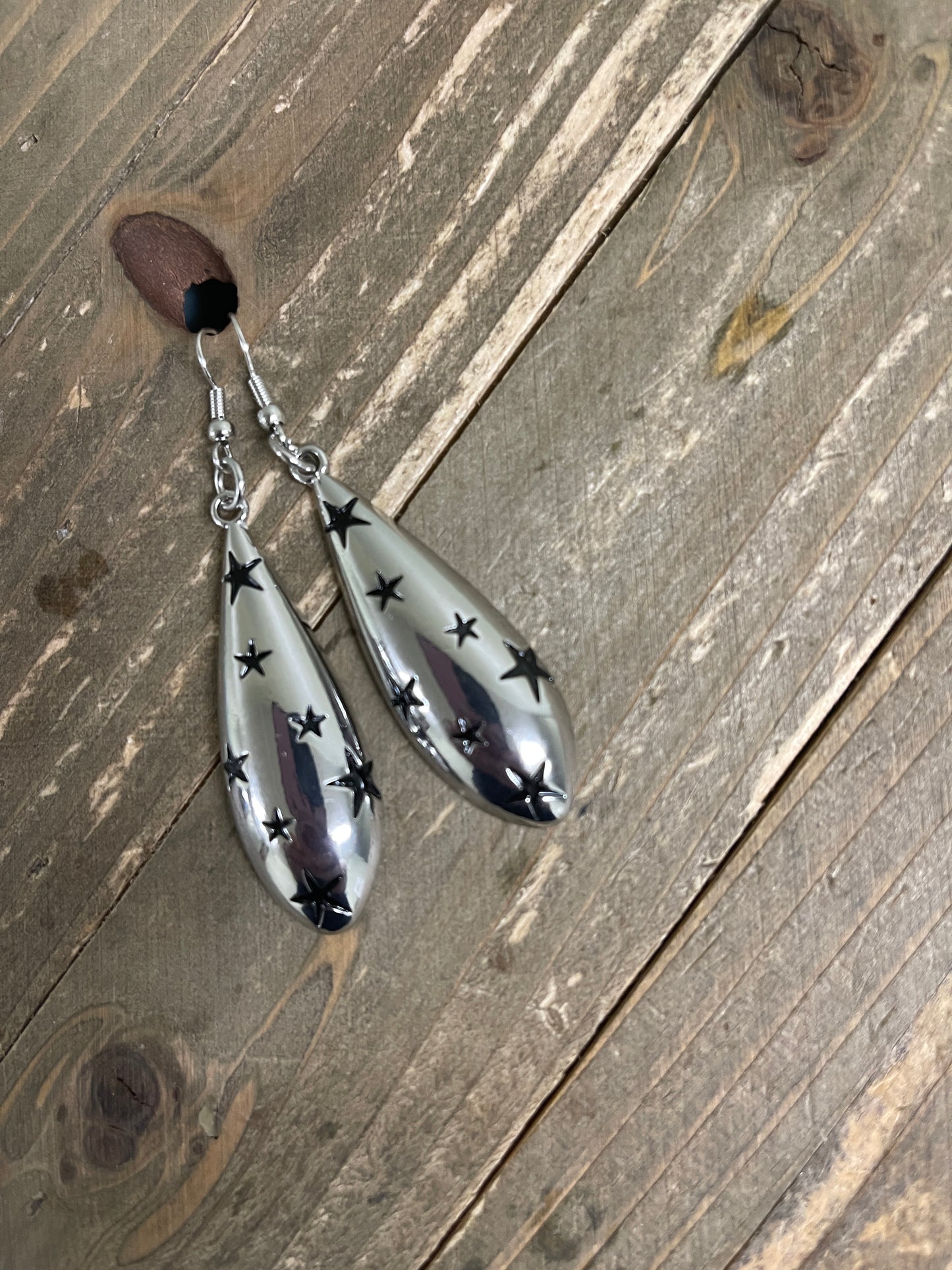 Starry Teardrop charm Wire EarringPink tiful of LOVE