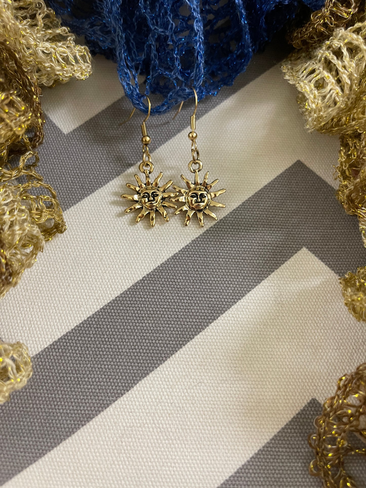 Sun charm Wire EarringPink tiful of LOVE