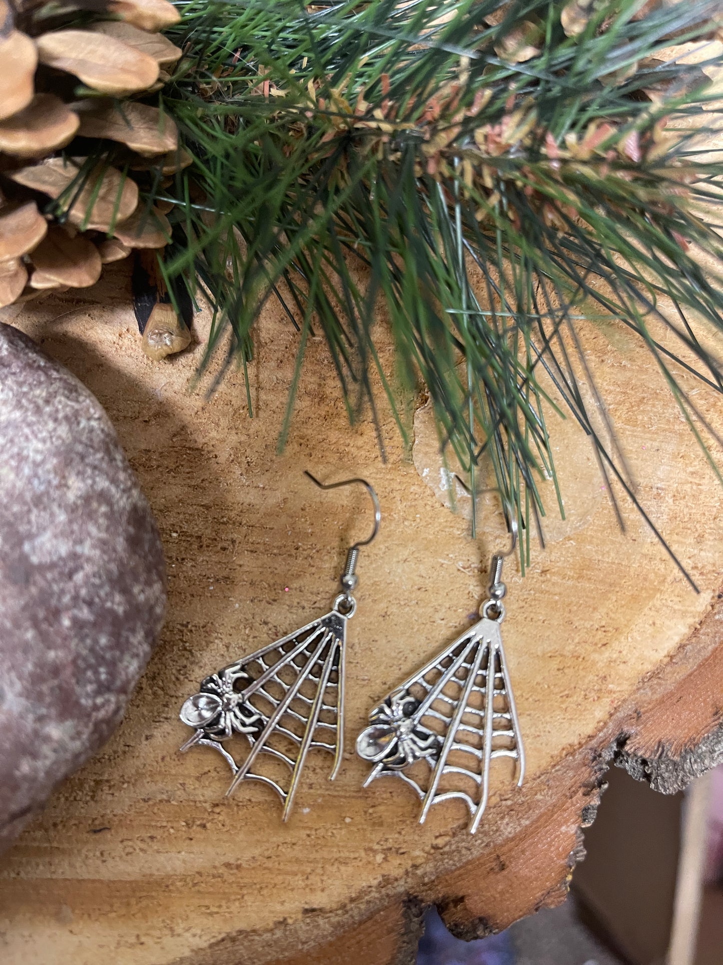 Spider Web Wire EarringsPink tiful of LOVE
