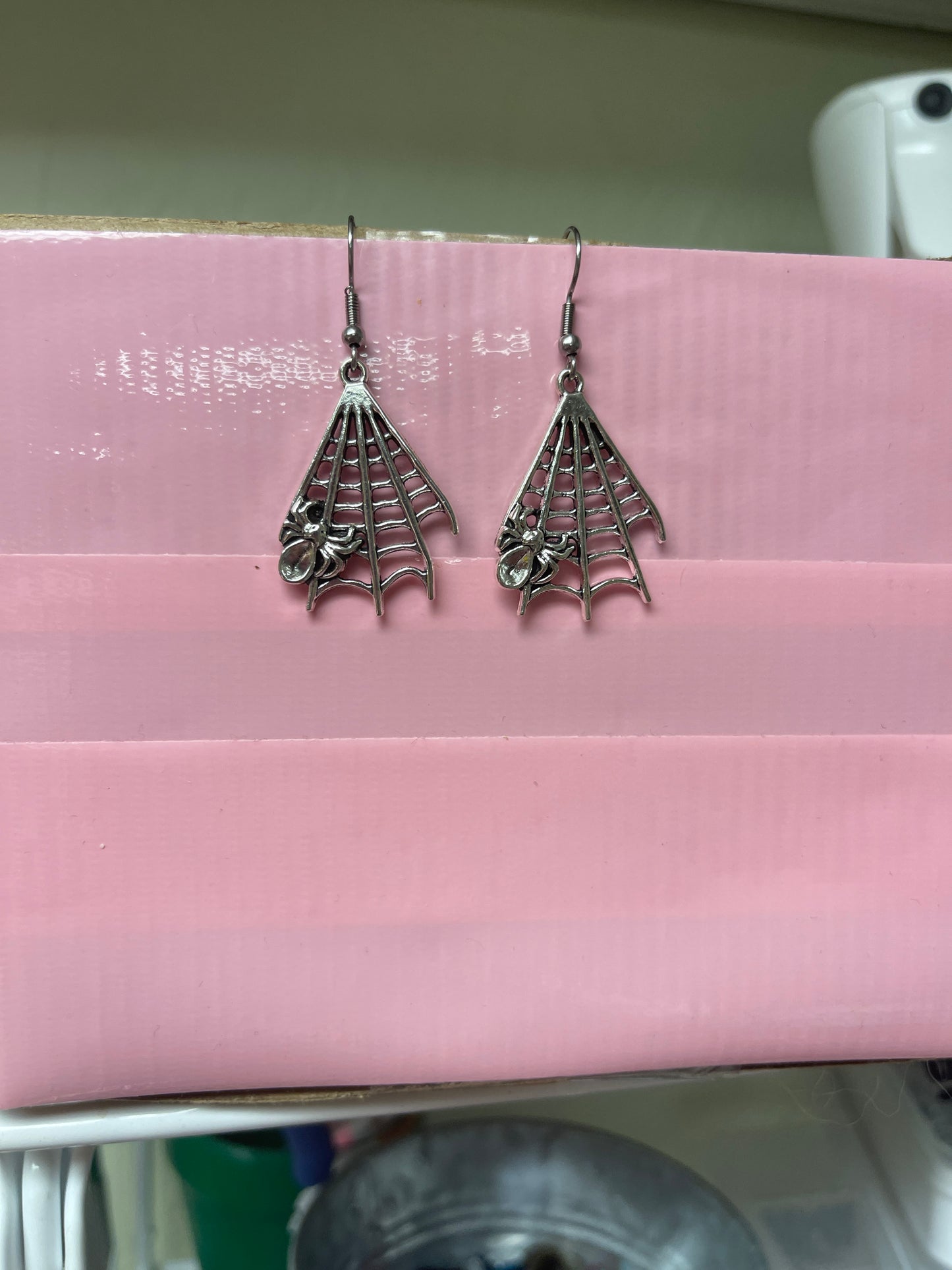 Spider Web Wire EarringsPink tiful of LOVE