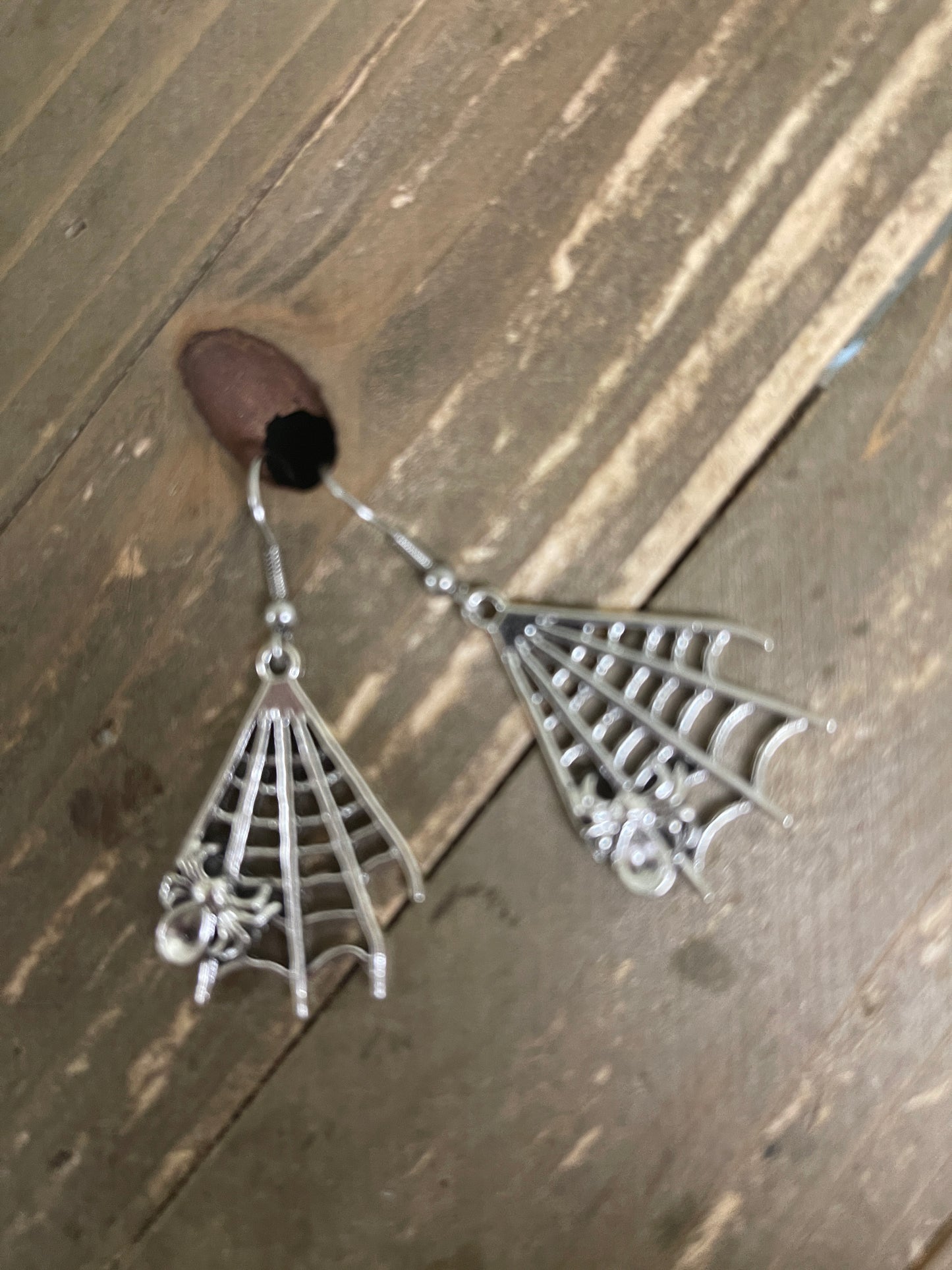 Spider Web Wire EarringsPink tiful of LOVE