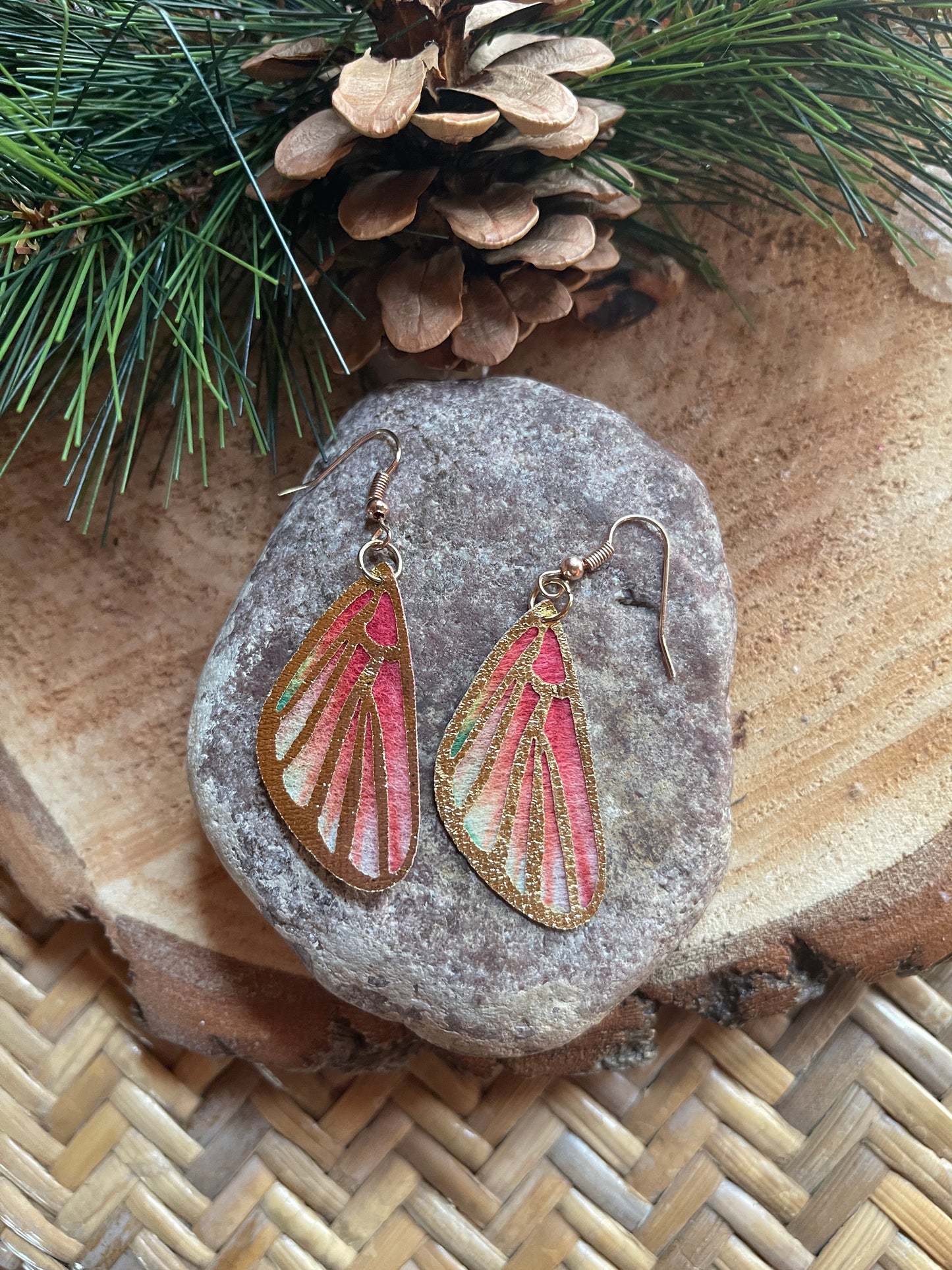 Ombre Wing Charm Wire earrings (3 colors)Pink tiful of LOVE