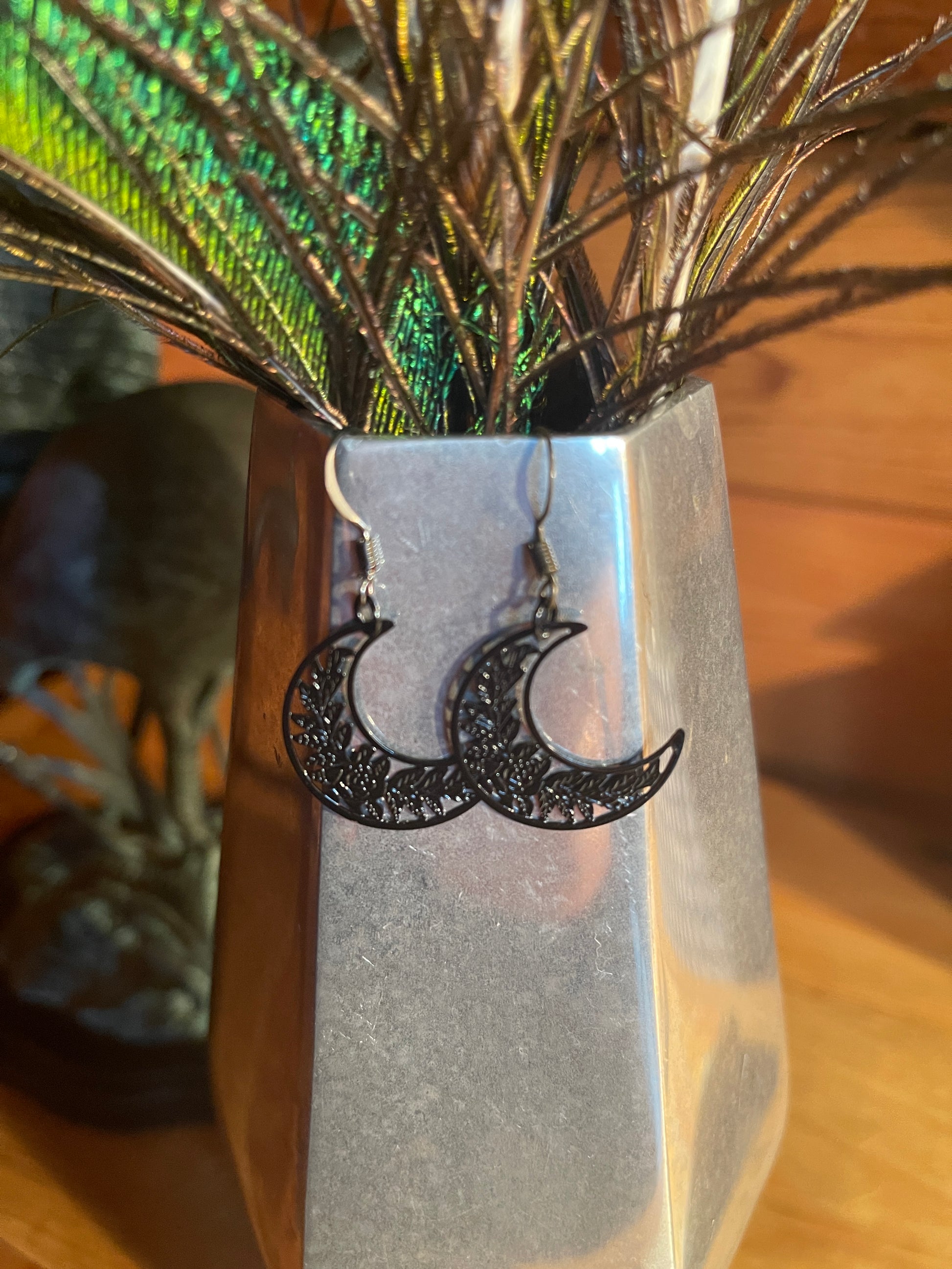 Flora Moon charm Wire EarringPink tiful of LOVE