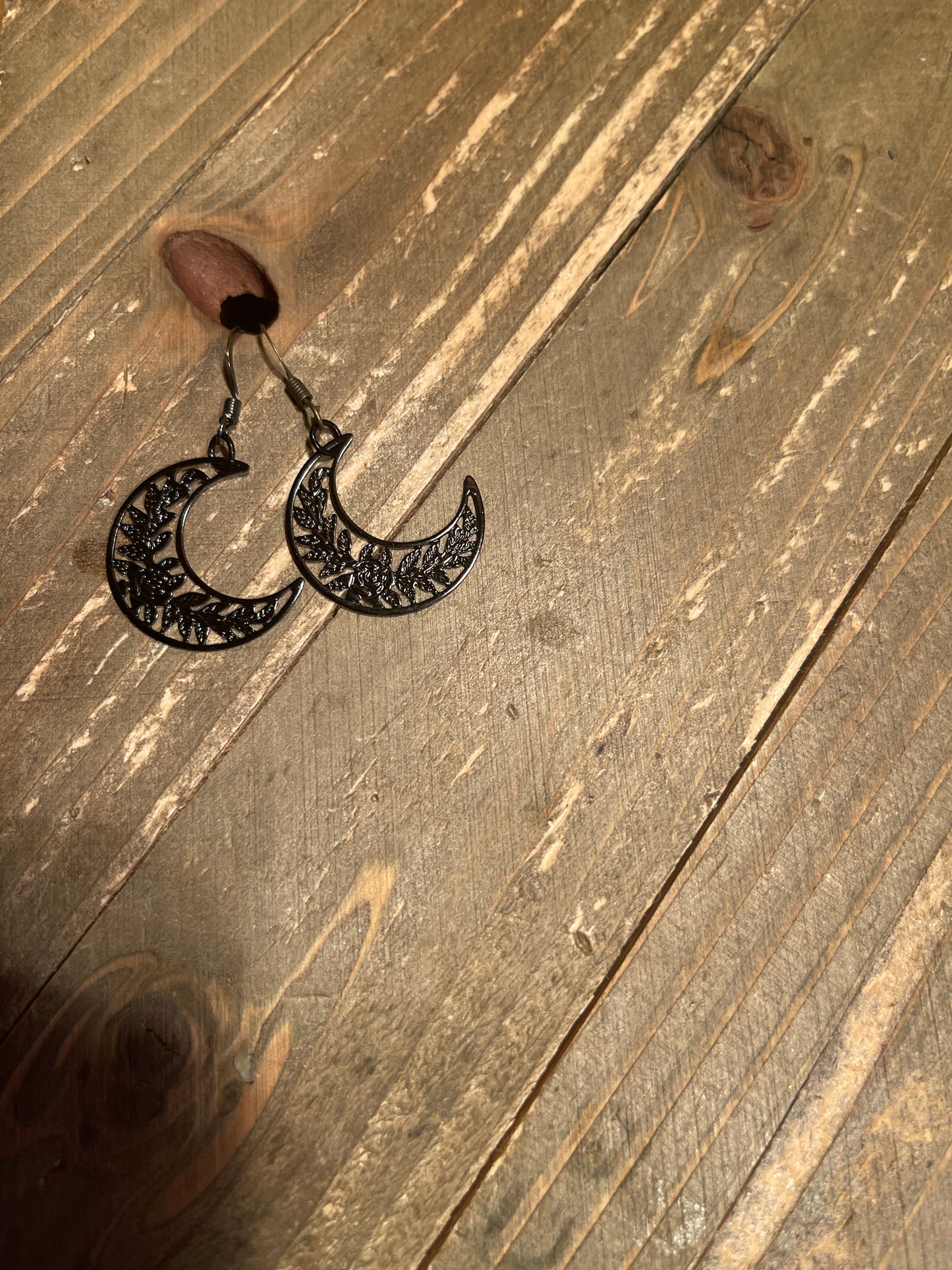 Flora Moon charm Wire EarringPink tiful of LOVE