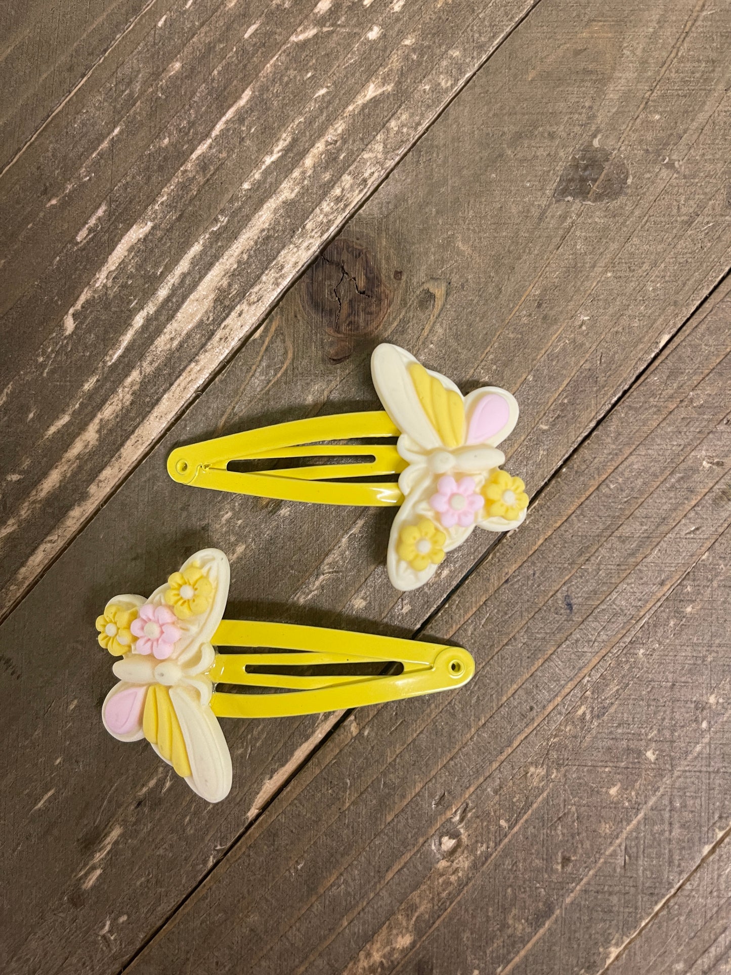 Butterflies in flight Snap Hair clips (a pair)Pink tiful of LOVE