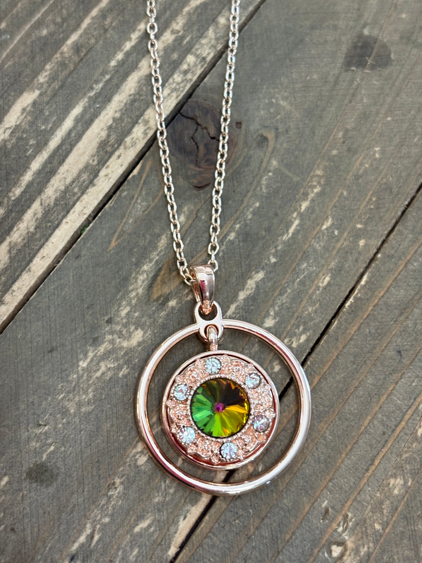 🌹✨ Rose Gold Snap Necklace with Crystal Rainbow Snap Set